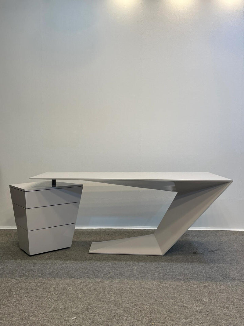 Defining the Future Workspace: Furtif Avant-Garde Desk