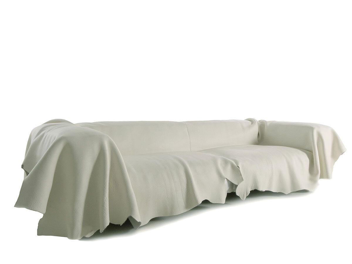 Rugged Elegance: The Unique Leather Folds of the Gran Khan Sofa