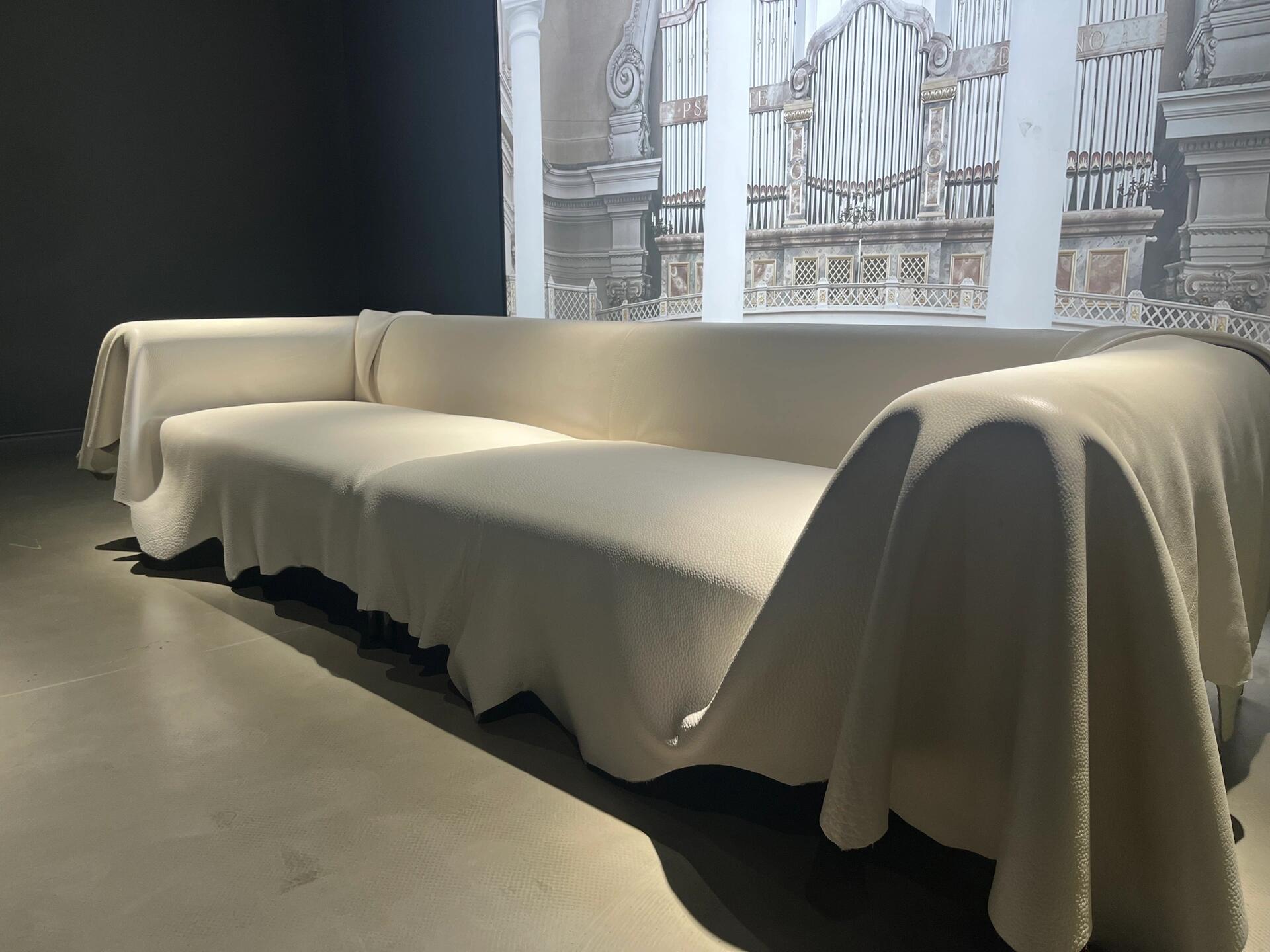 Rugged Elegance: The Unique Leather Folds of the Gran Khan Sofa