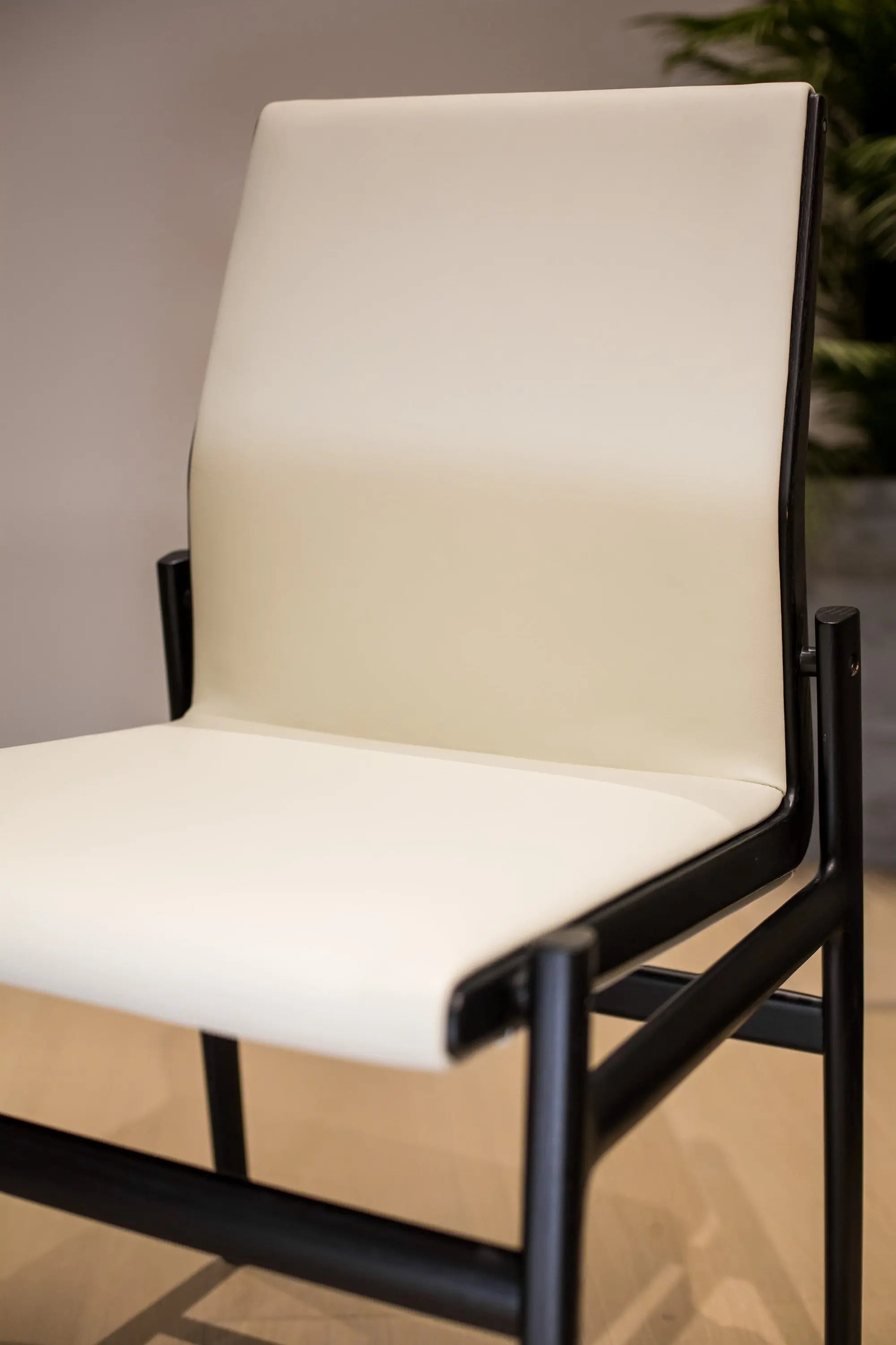 HB3-1903-1 dining chair VV