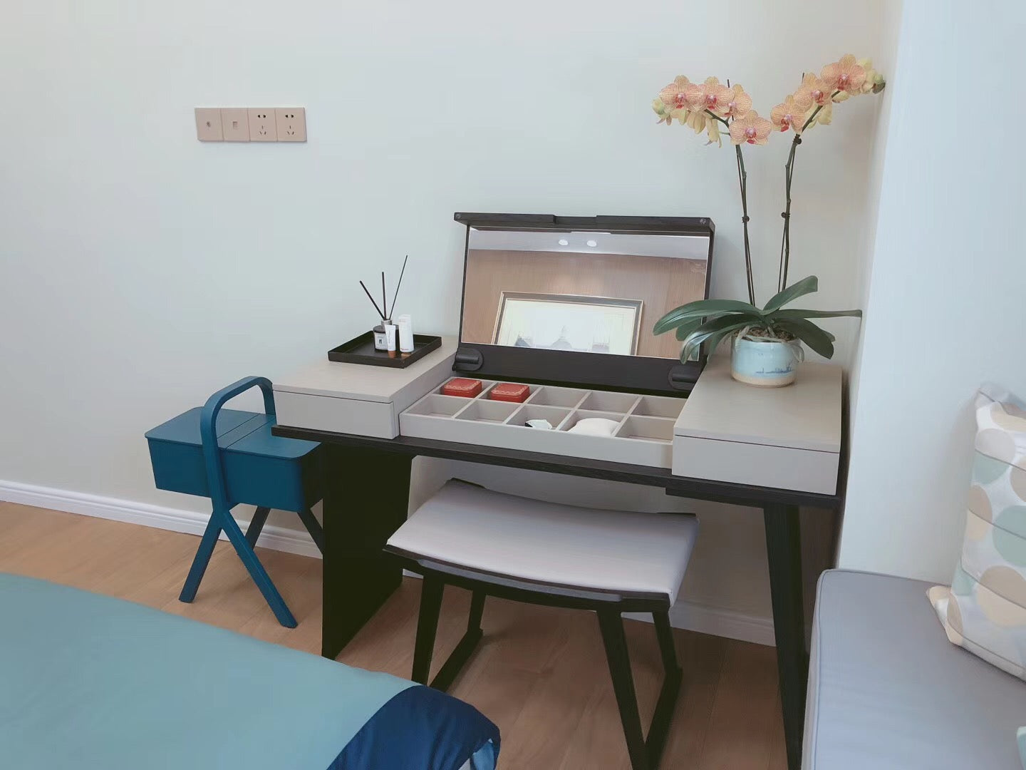 HG3-1687-3  Dressing Stool - Chiuchiufurniture