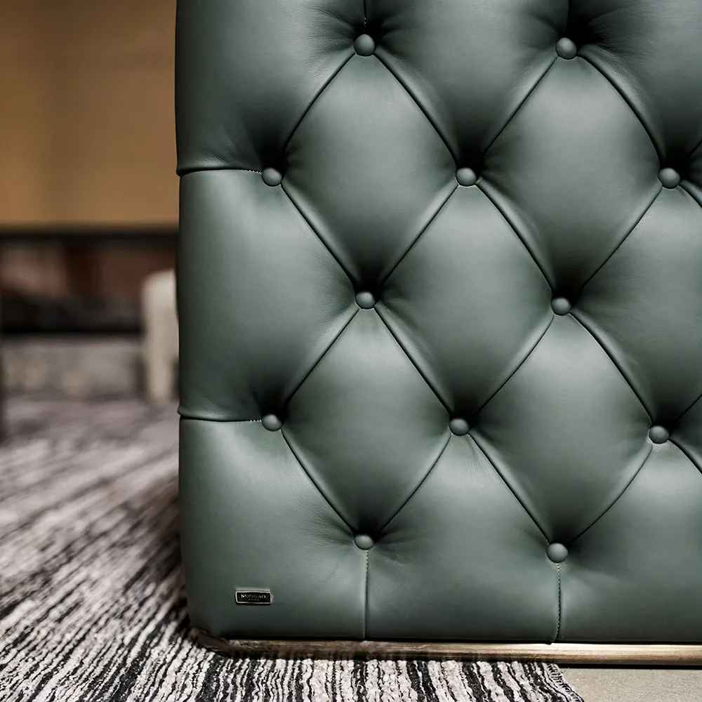 AS21-194 / AC359 Sofa