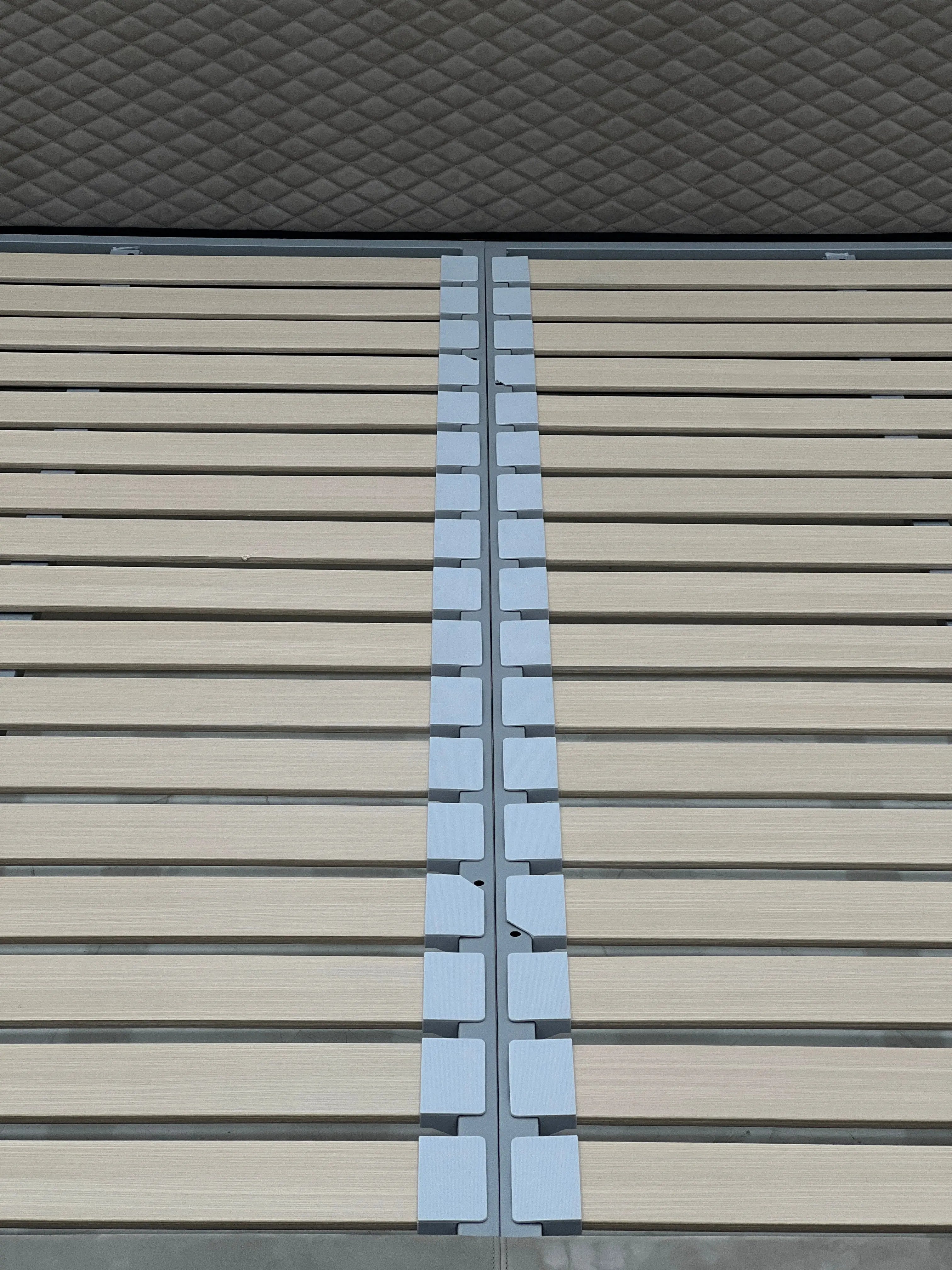 Leather King Size Deluxe Design Bed W008B10 Bentley style Stamford Bed