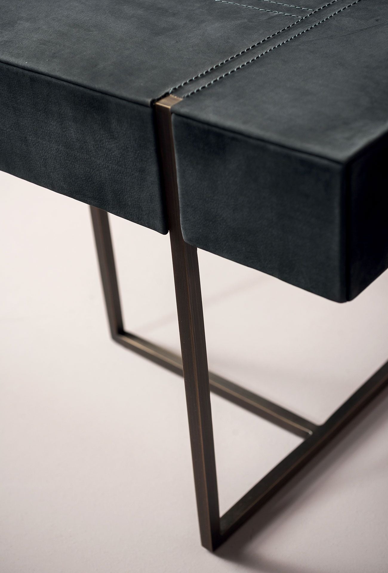 SC002 Minimalism Bedside table