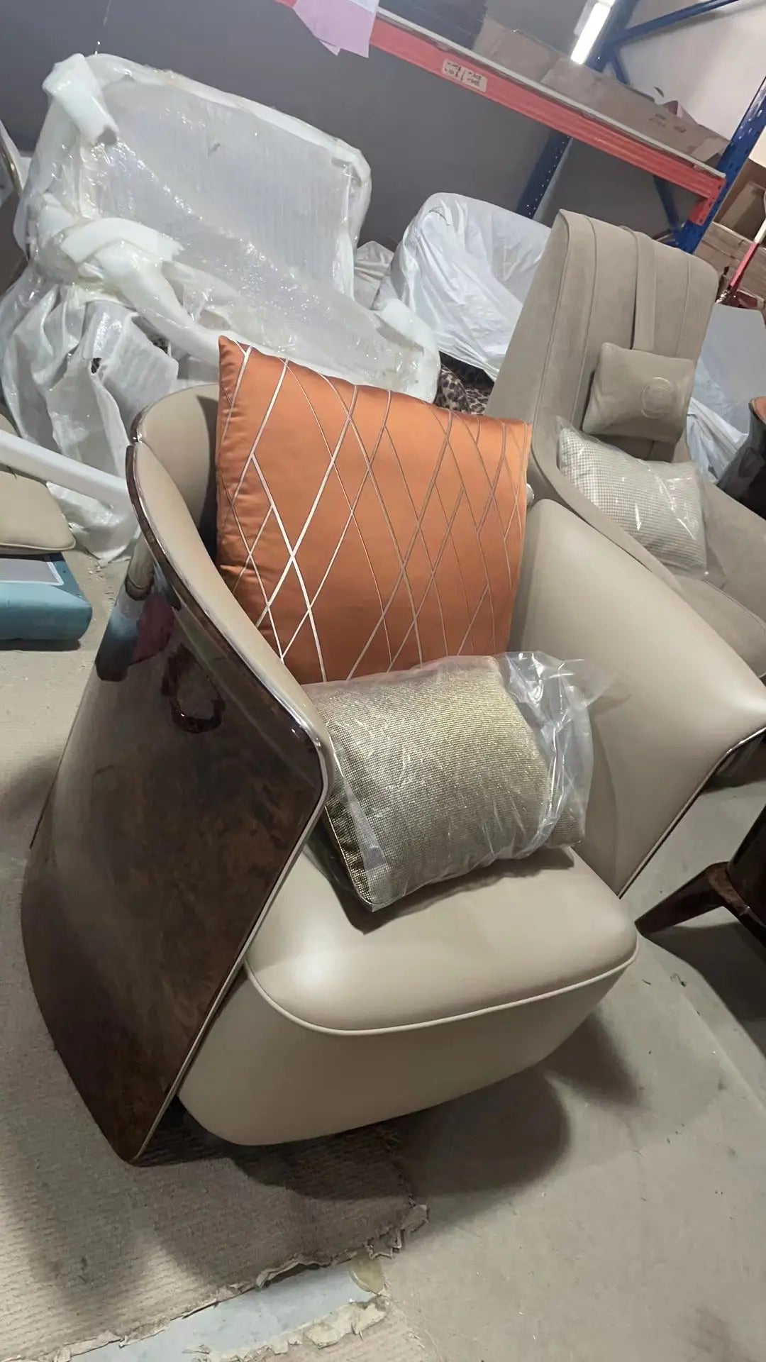 Luxury leather Italian modern living room style Contemporary expensive lightweight shell fabric sofa W015SF1 Bentley Sofa