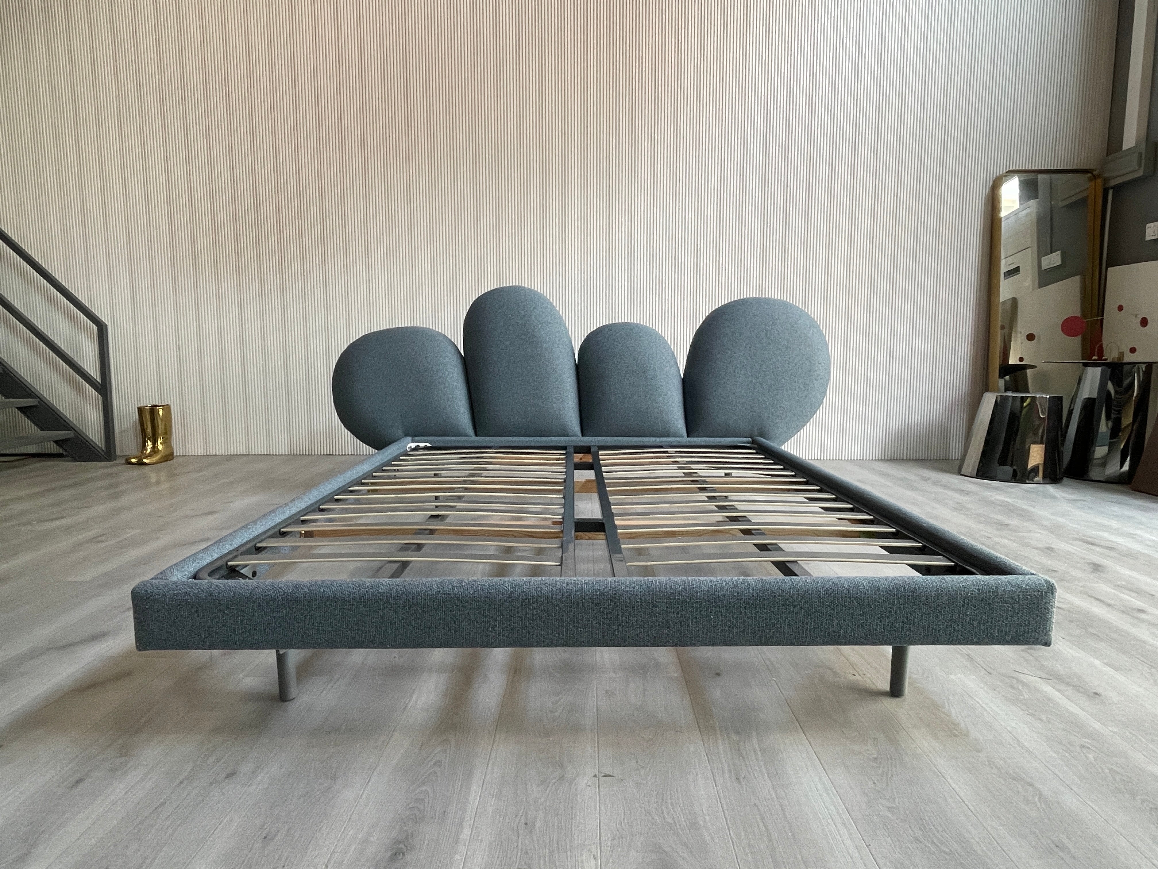 MB-032 Bed