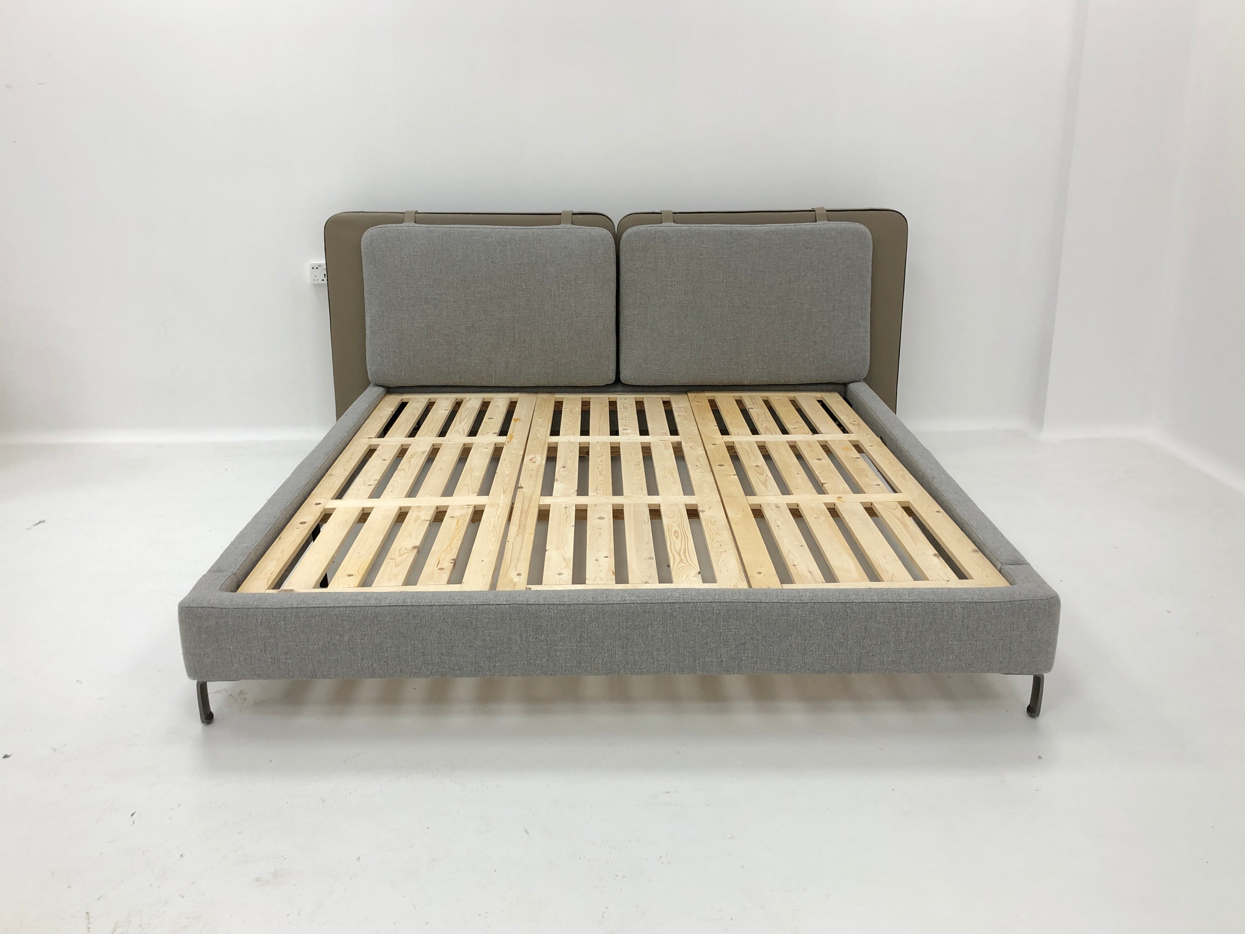 MB-049  Bed