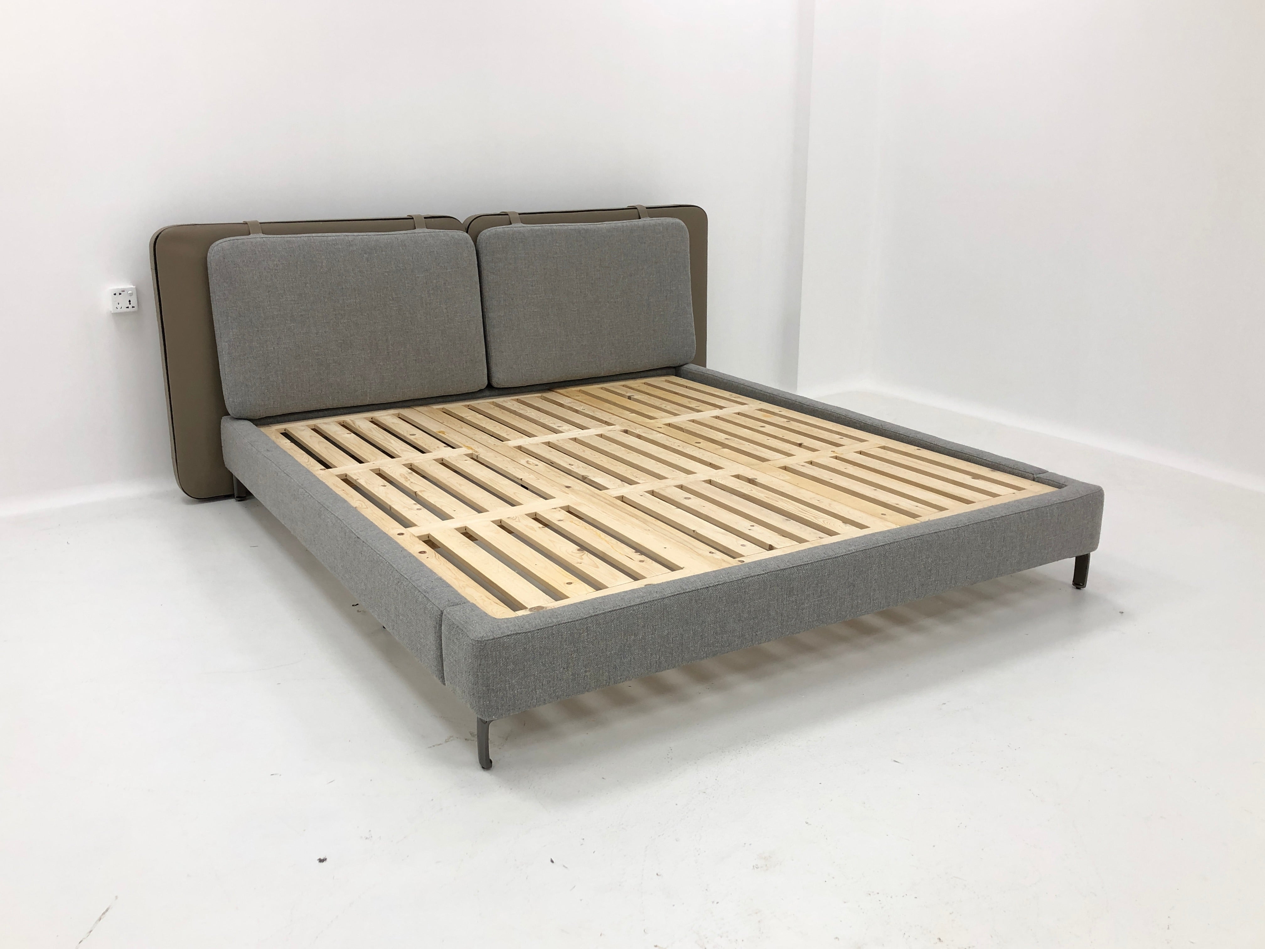 MB-049  Bed