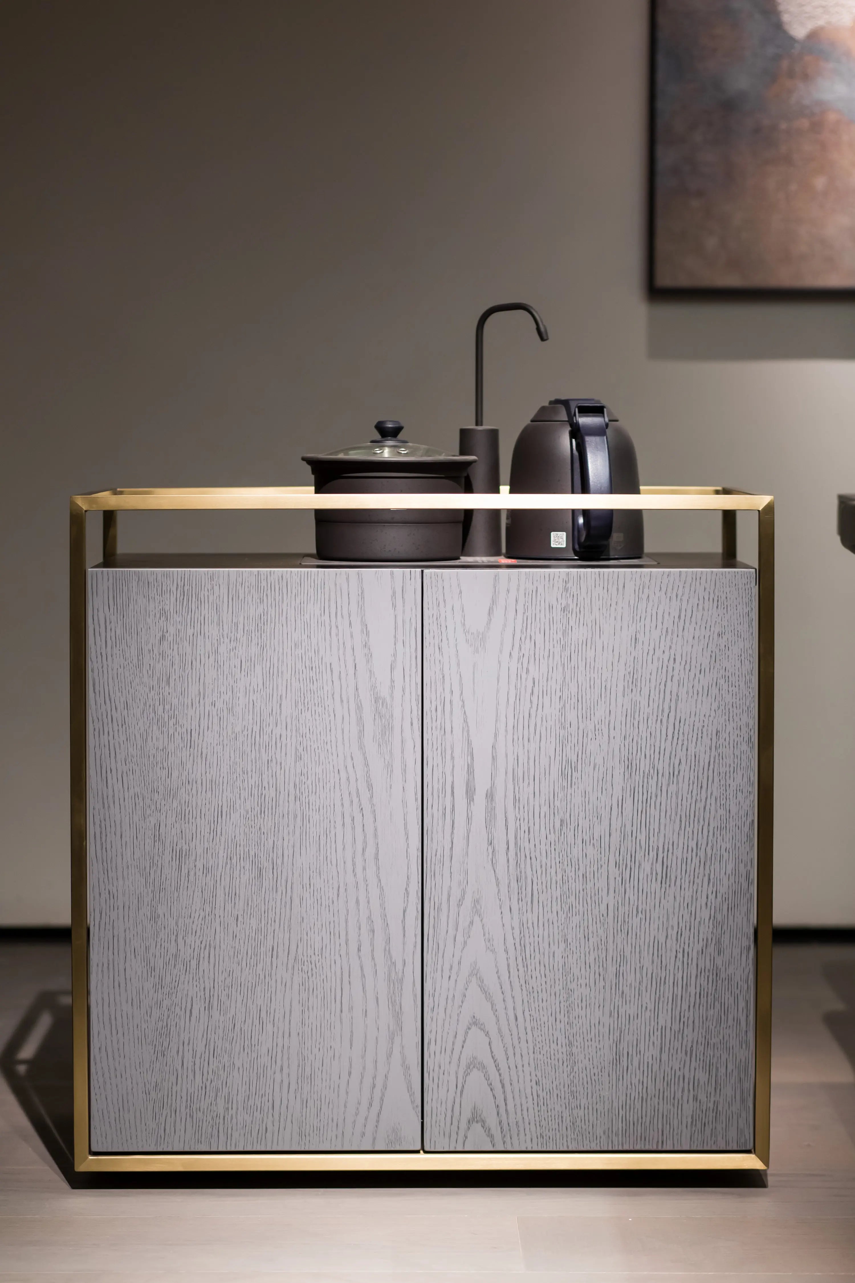 Modern Light Luxury Tea Bucket Cabinet - Elegant Storage Solution for Tea Lovers