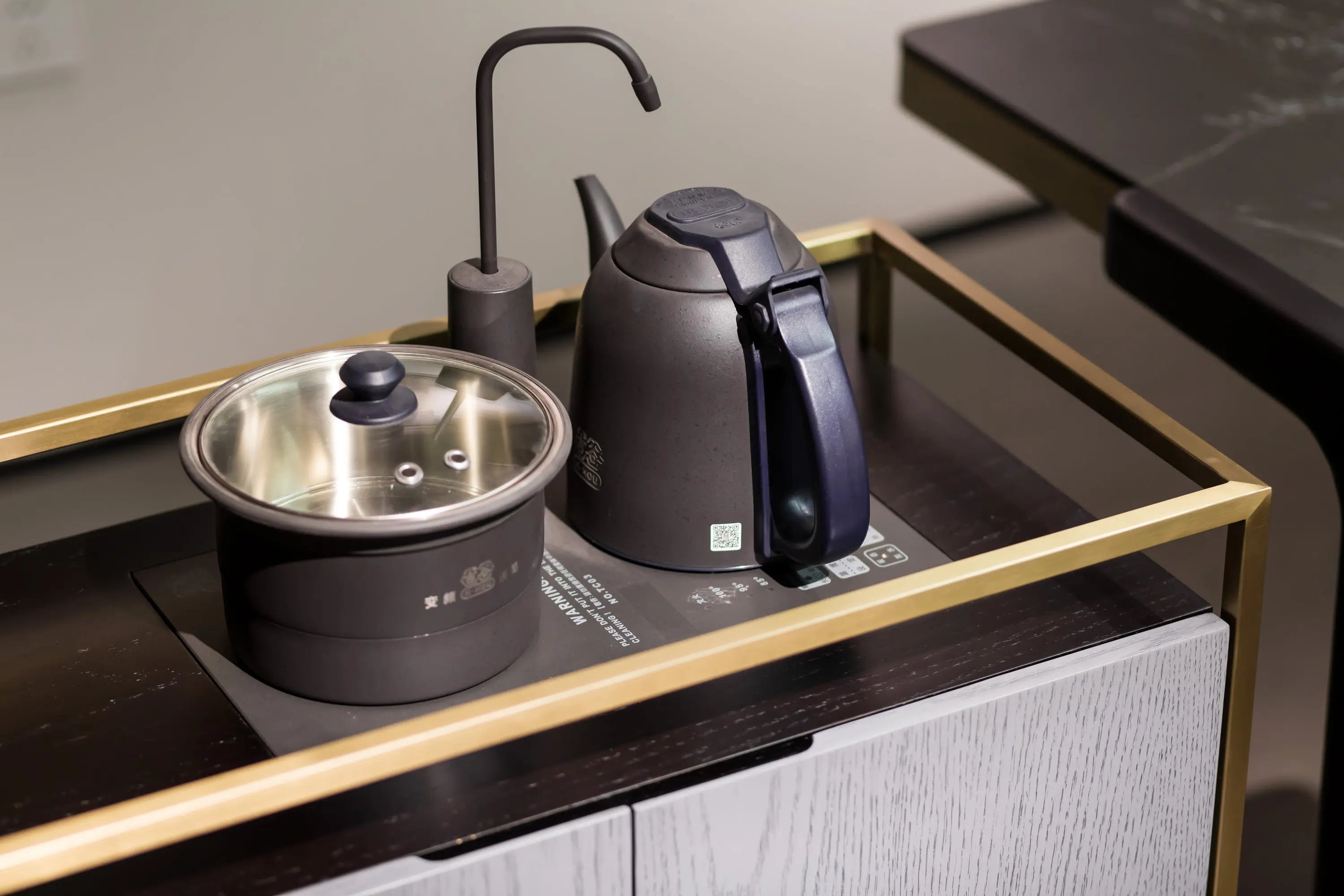 Modern Light Luxury Tea Bucket Cabinet - Elegant Storage Solution for Tea Lovers