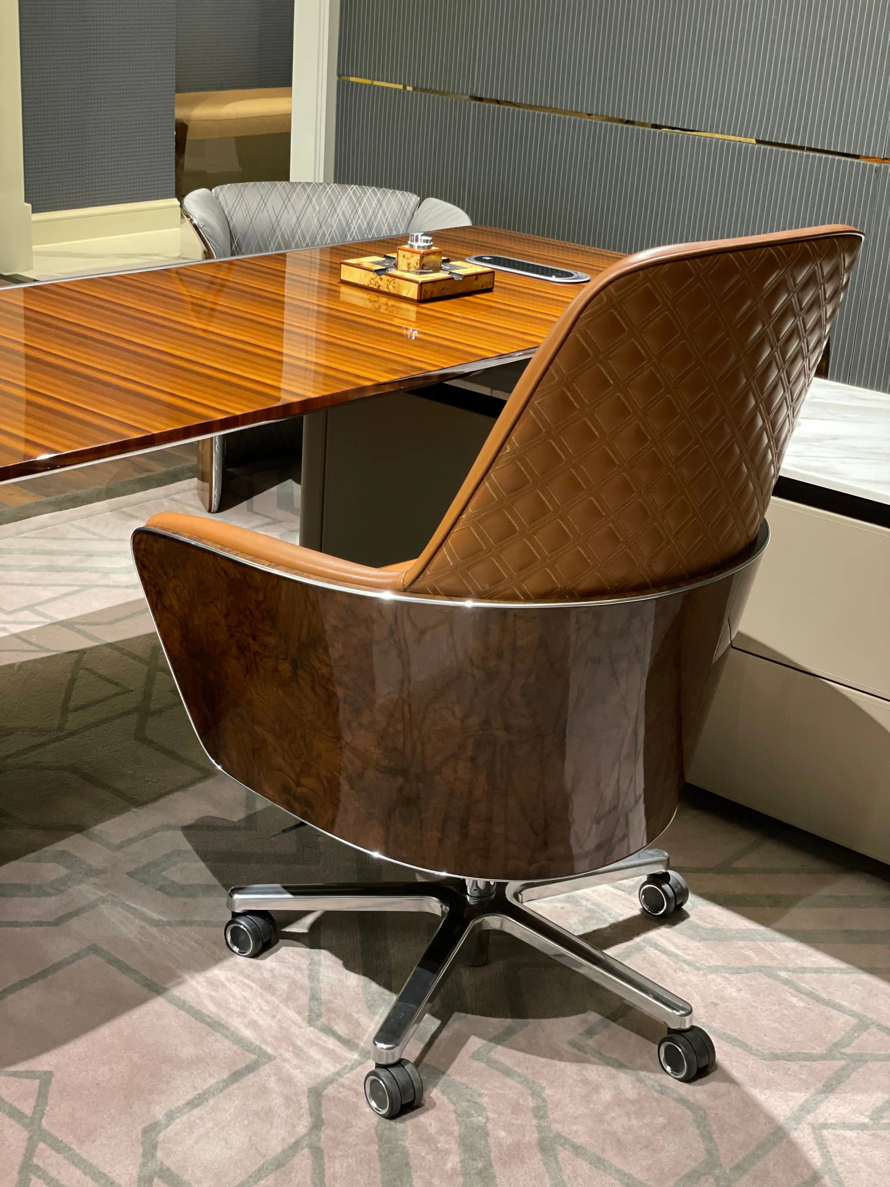 Modern design furniture office meeting visitor armrest modern swivel chair W016S21 Bentley Style Kingston Office Armchair office chair boss chair