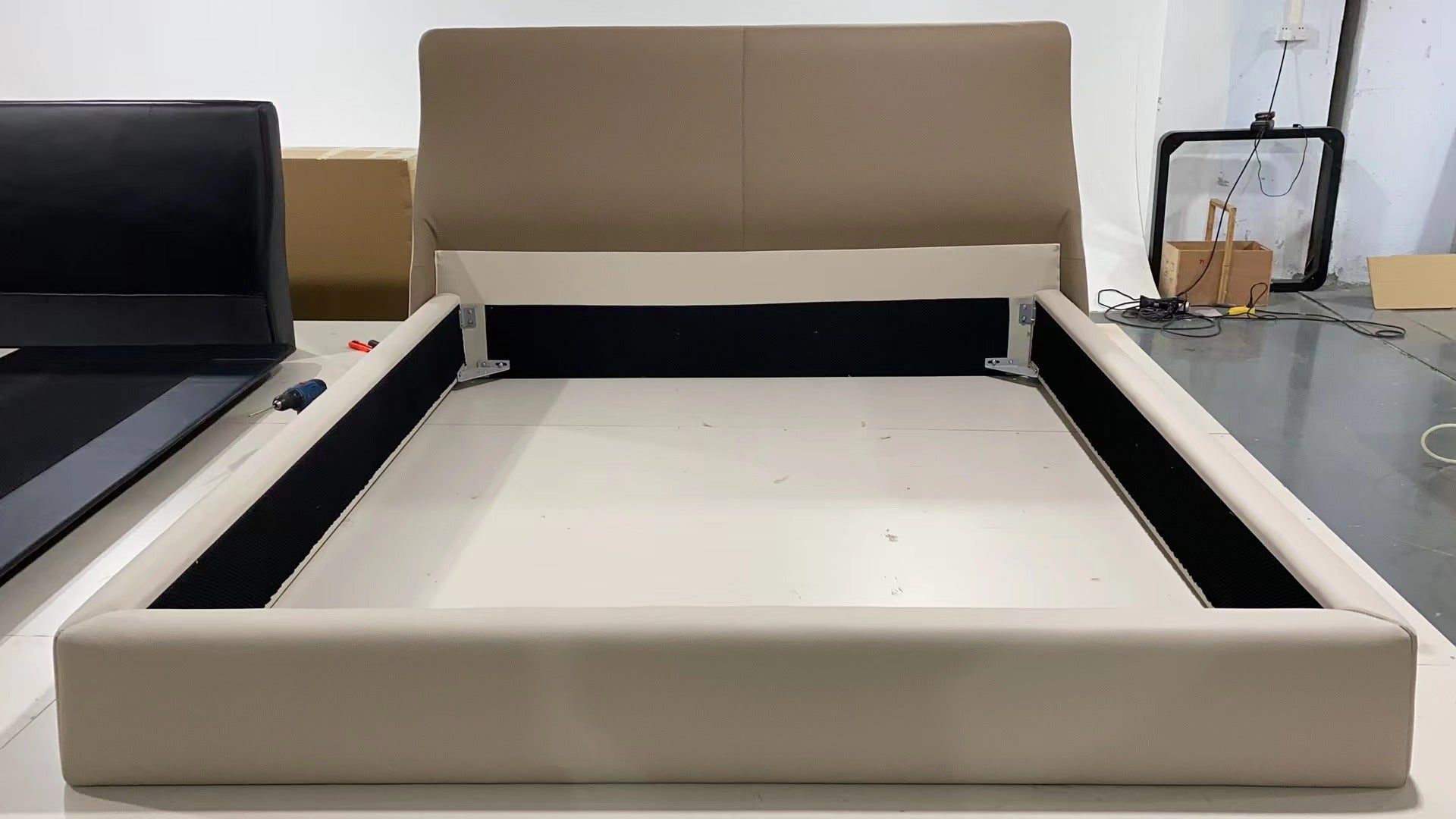 RC-24 Minimalism Bed