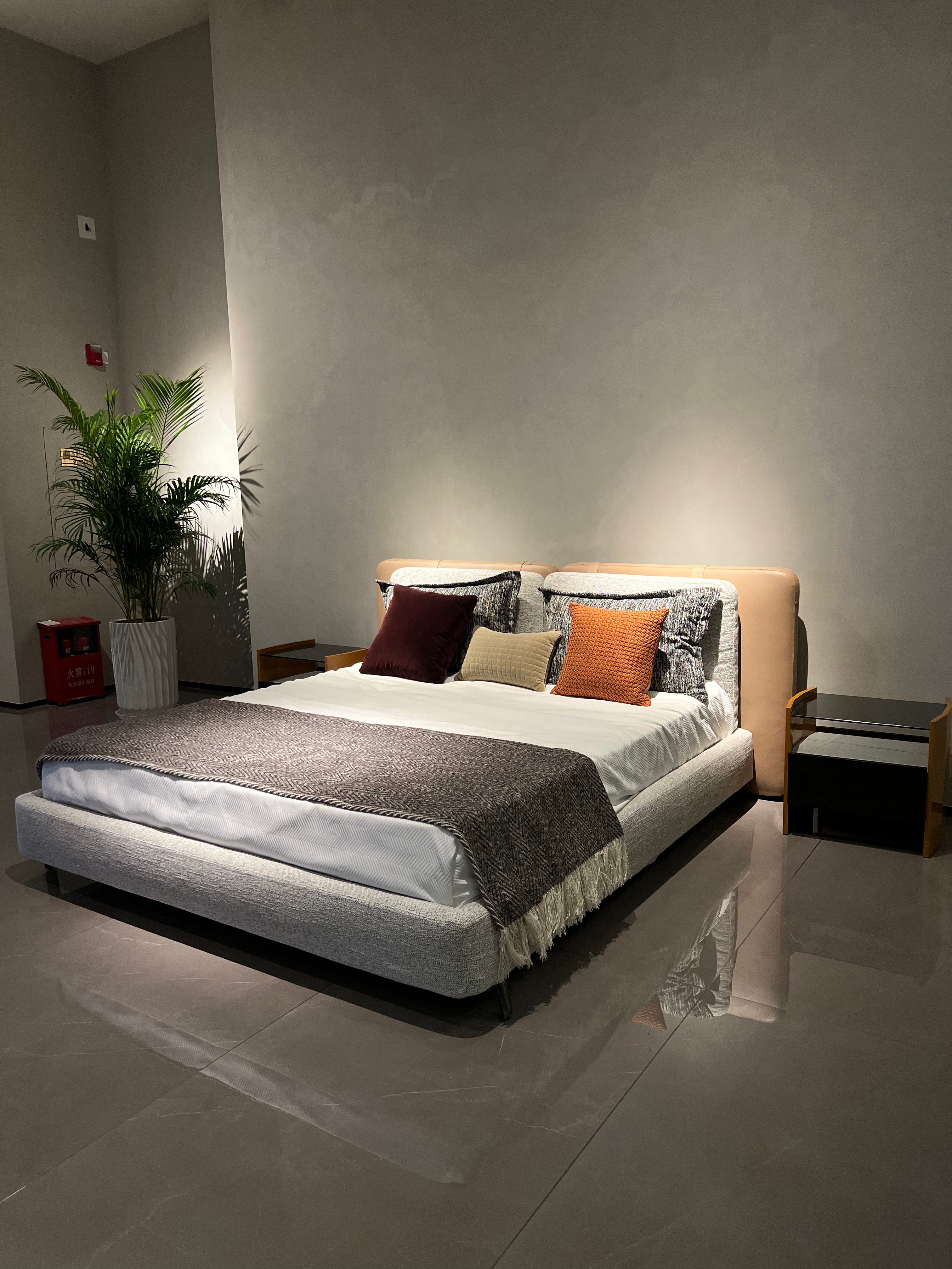 RC-35 Minimalism Bed