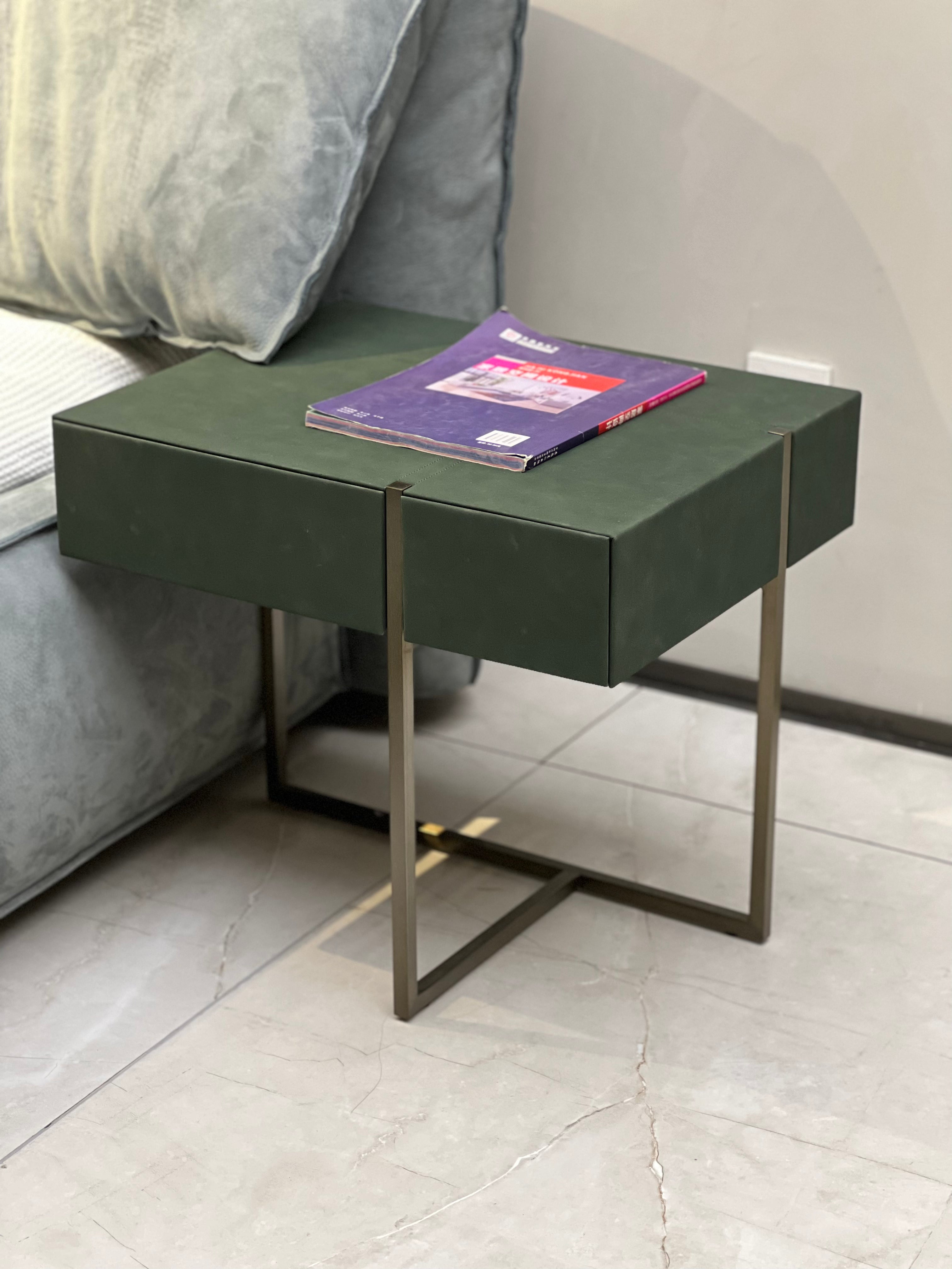 SC002 Minimalism Bedside table