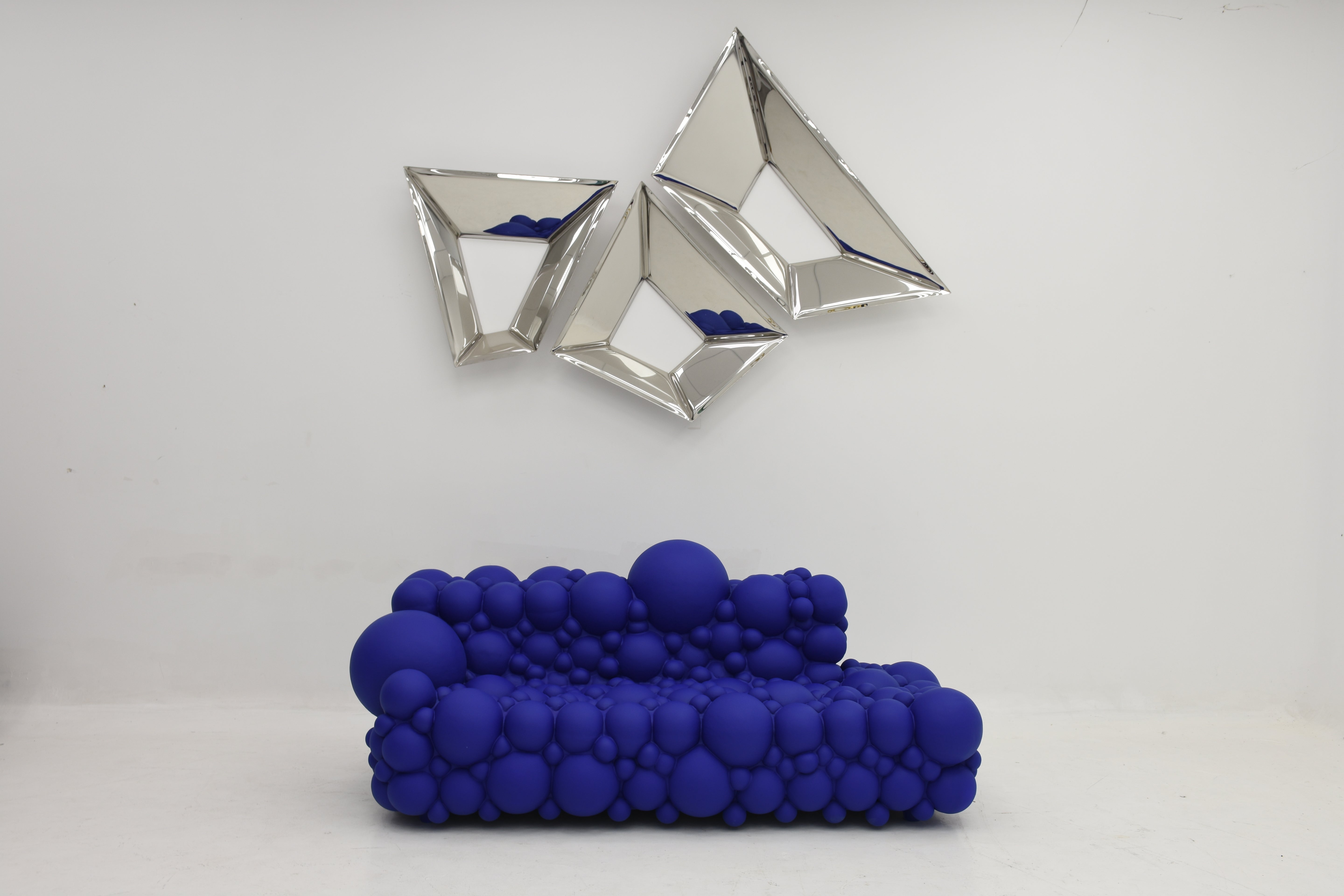 SF-324 Molecule Sofa