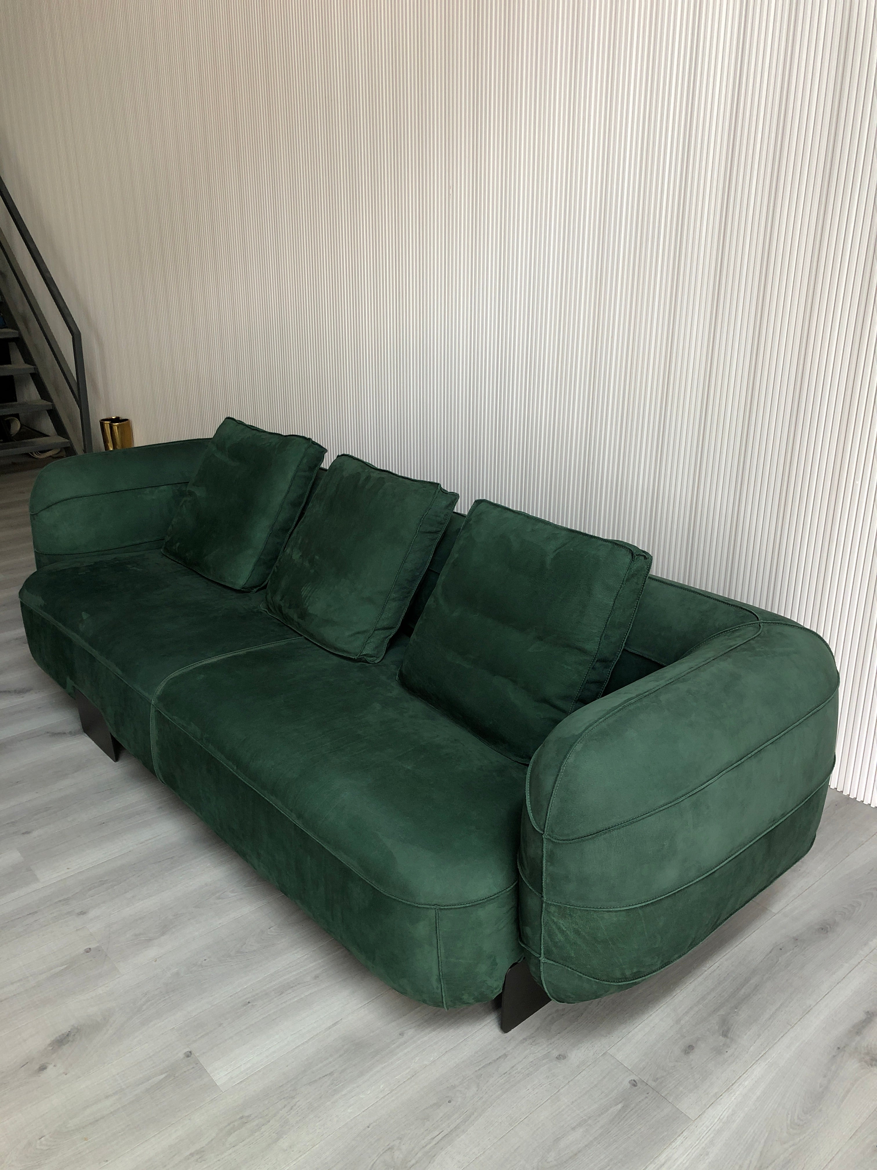 SF-358  Three-seater sofa