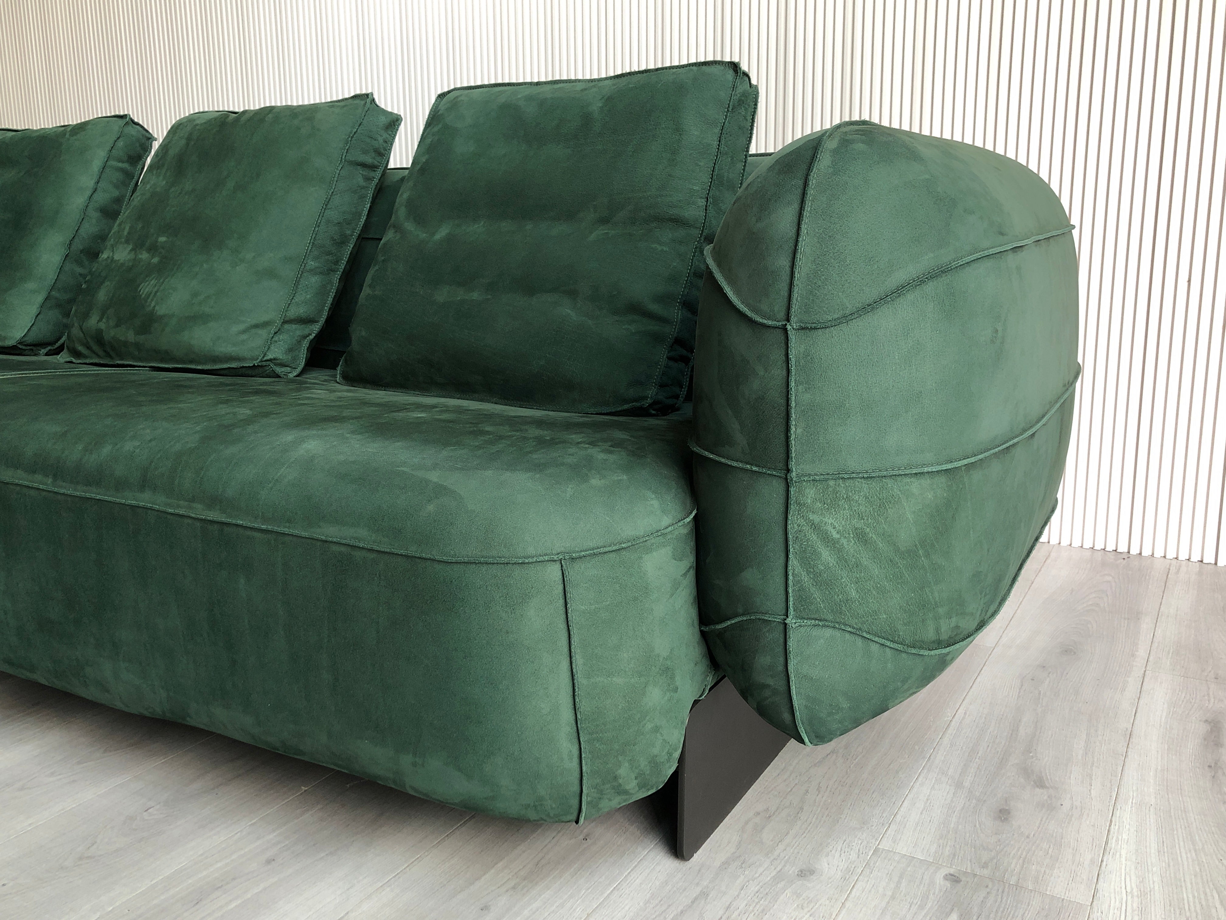 SF-358  Three-seater sofa