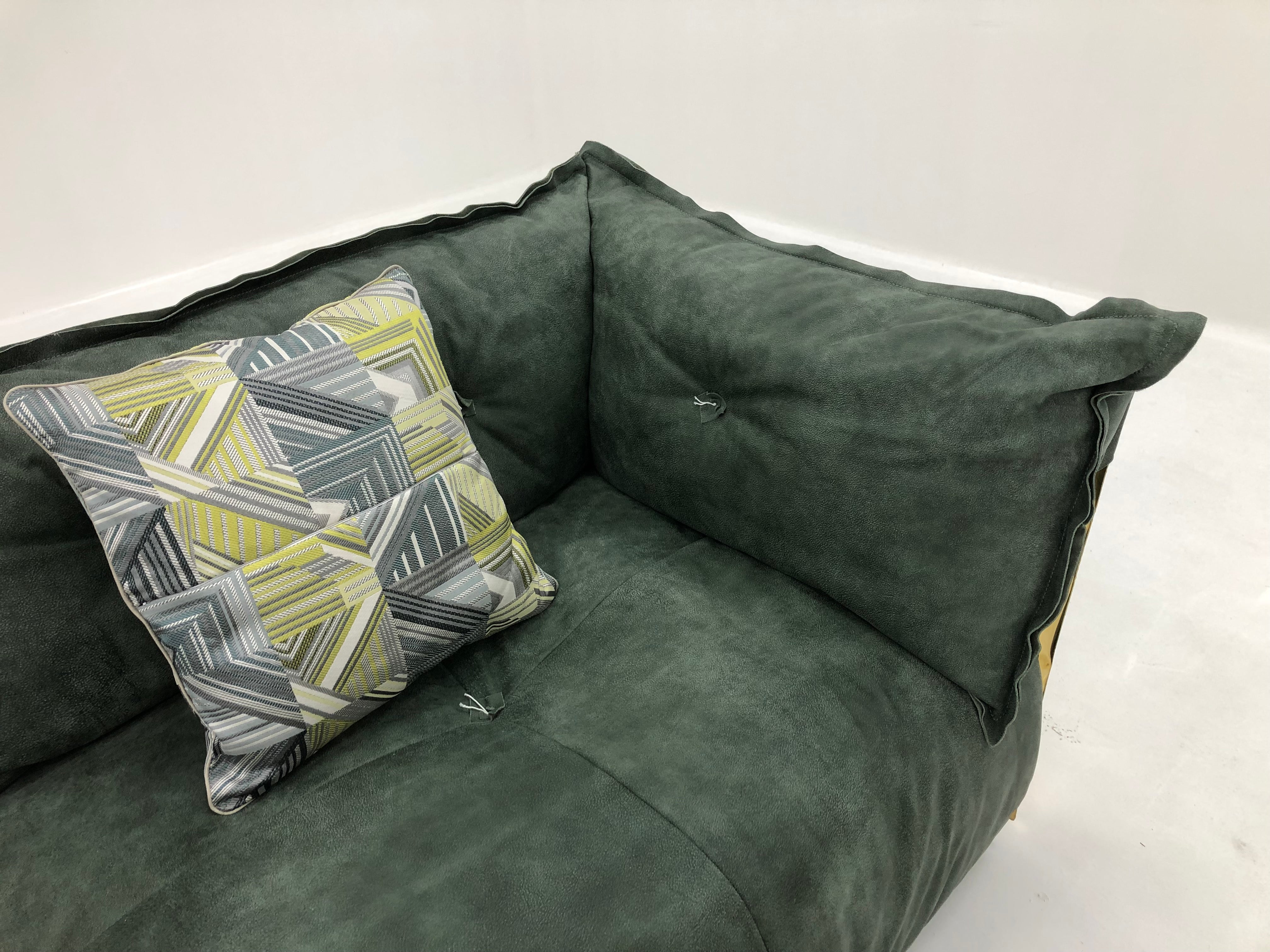 SF-381 Three-seater sofa   Green leather