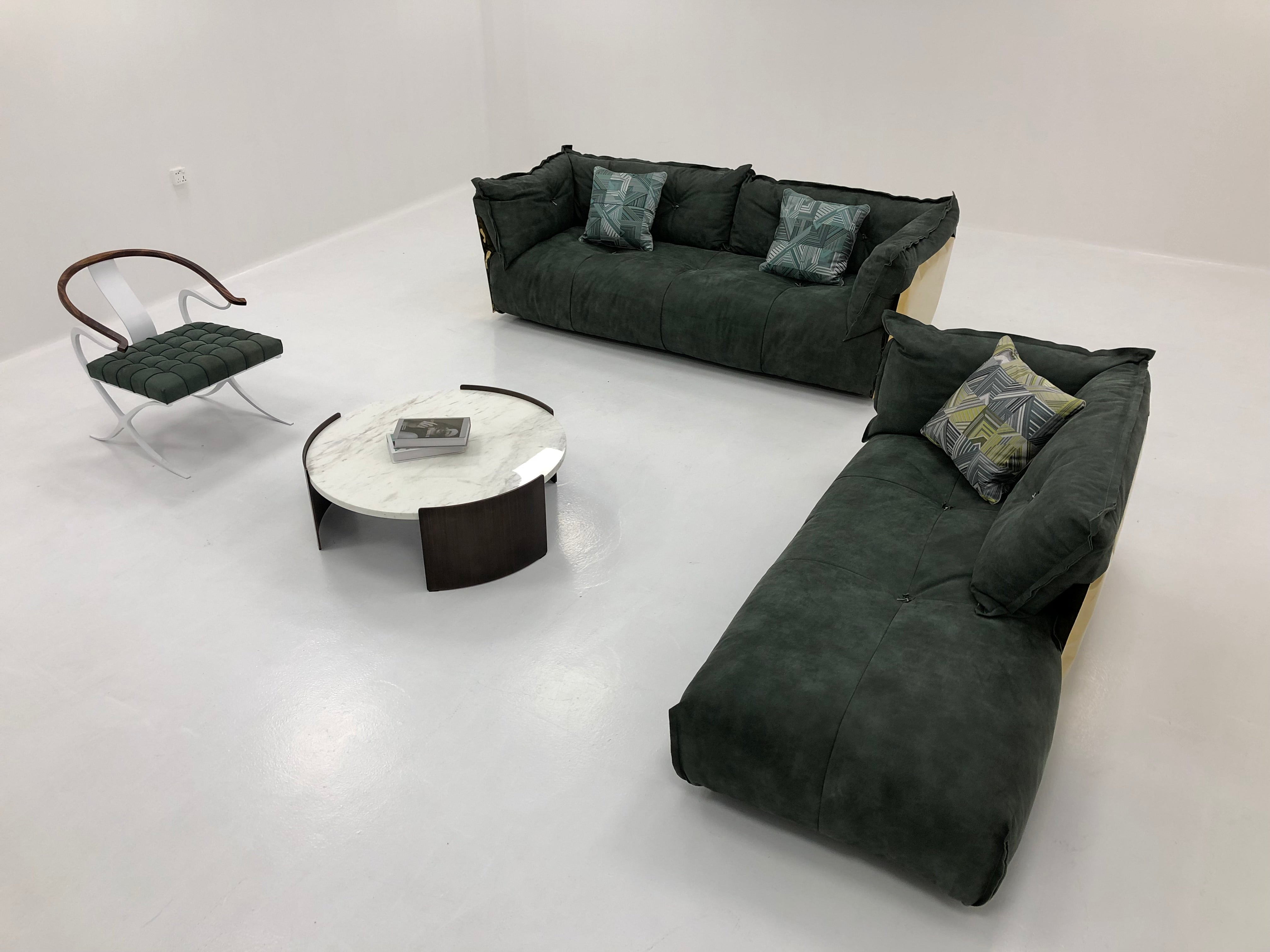 SF-381 Three-seater sofa   Green leather