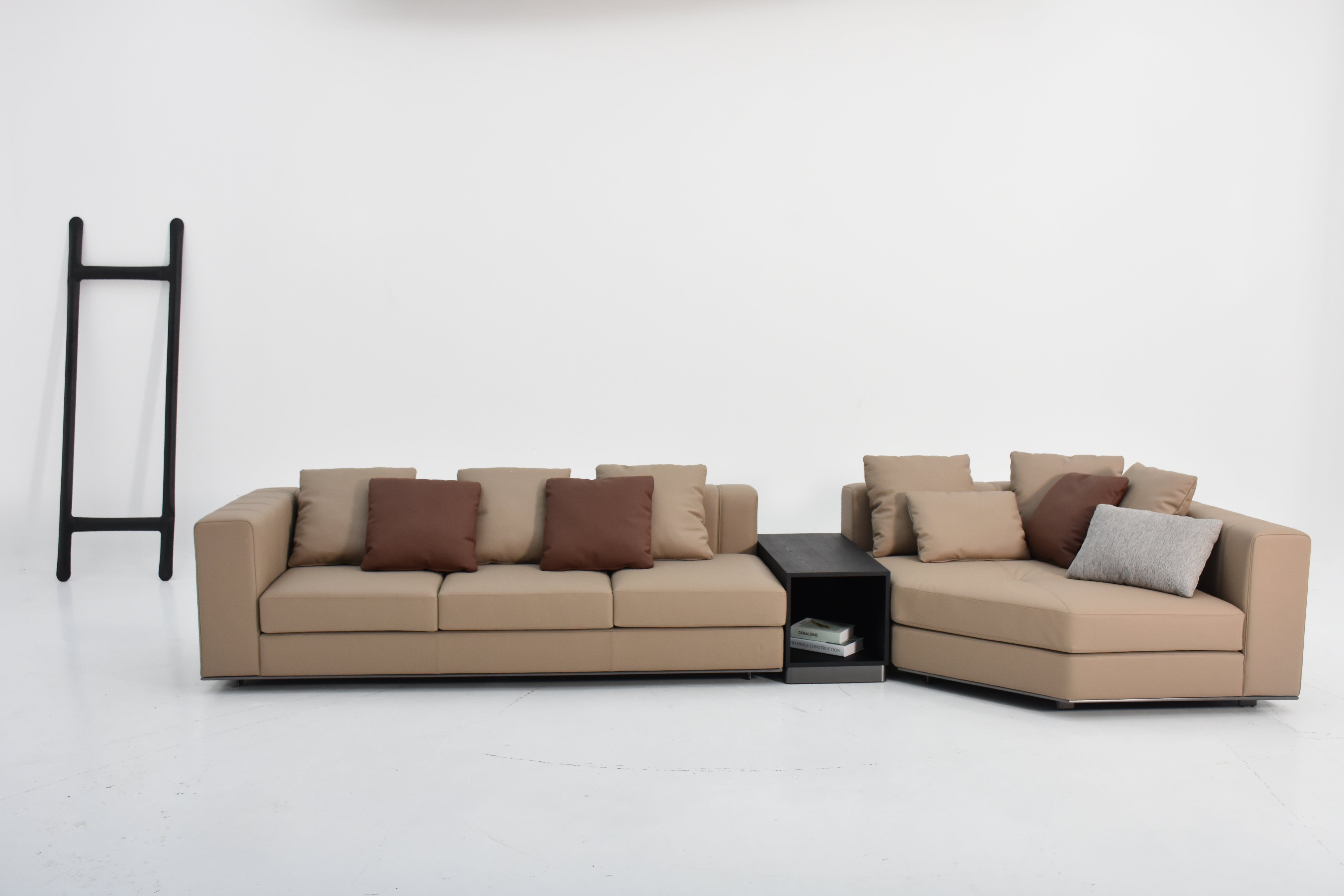 SF-464 Sofa (with coffee table)