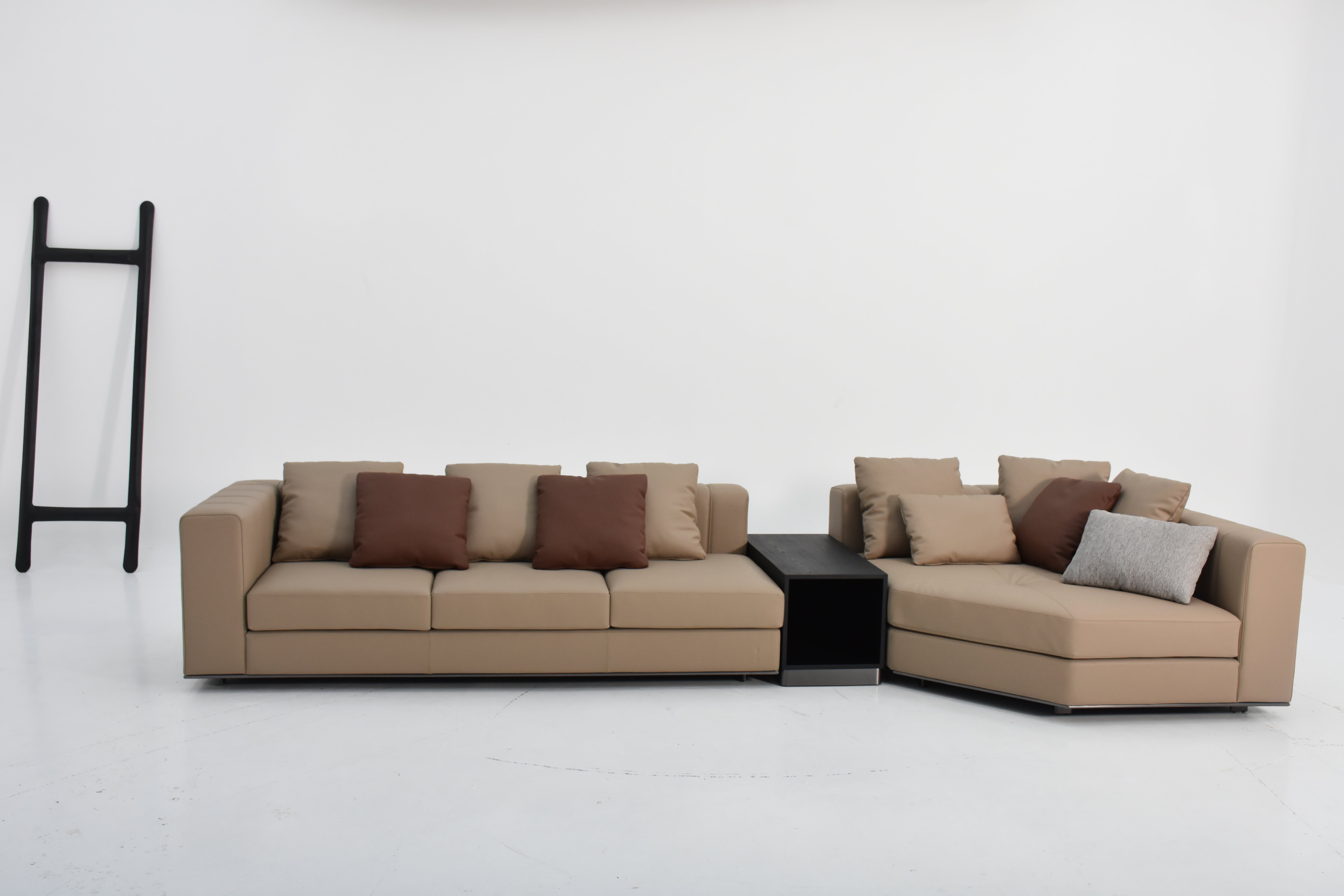 SF-464 Sofa (with coffee table)