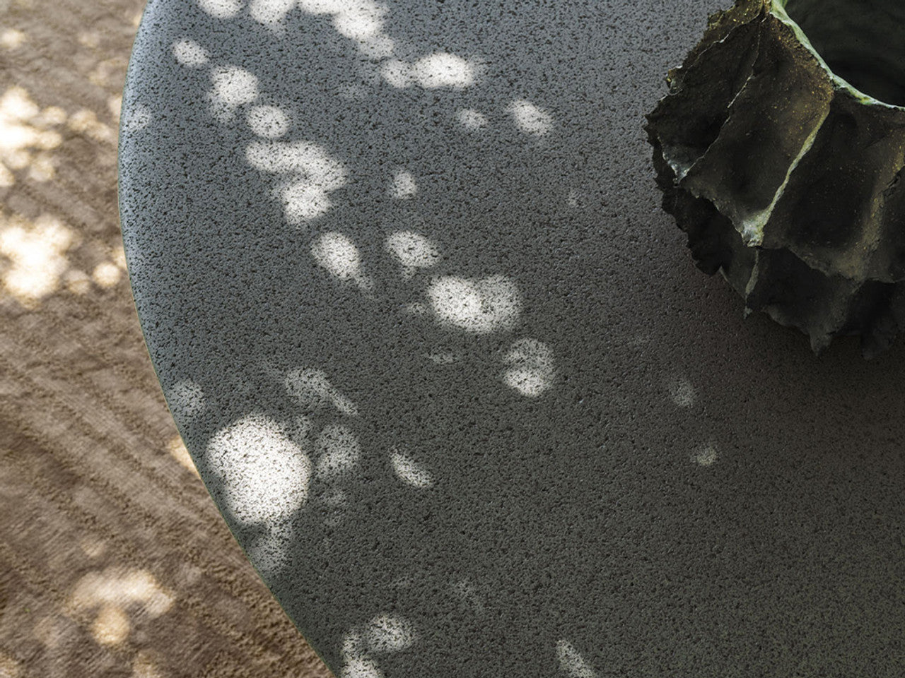 T02 Minimalism Dining table