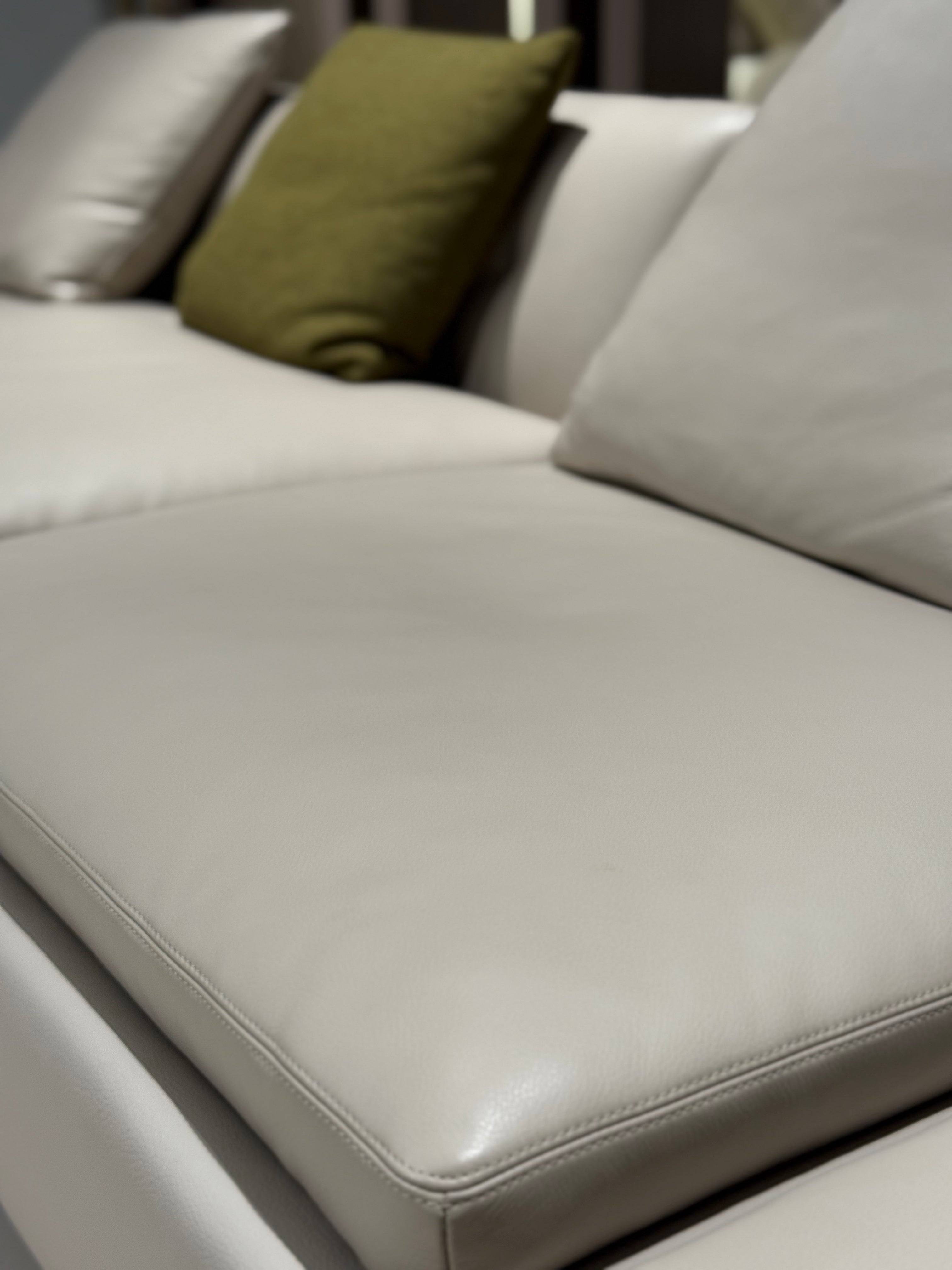 VJ2-2401  Combination Sofa  Comfortable and soft to sit on - Chiuchiufurniture