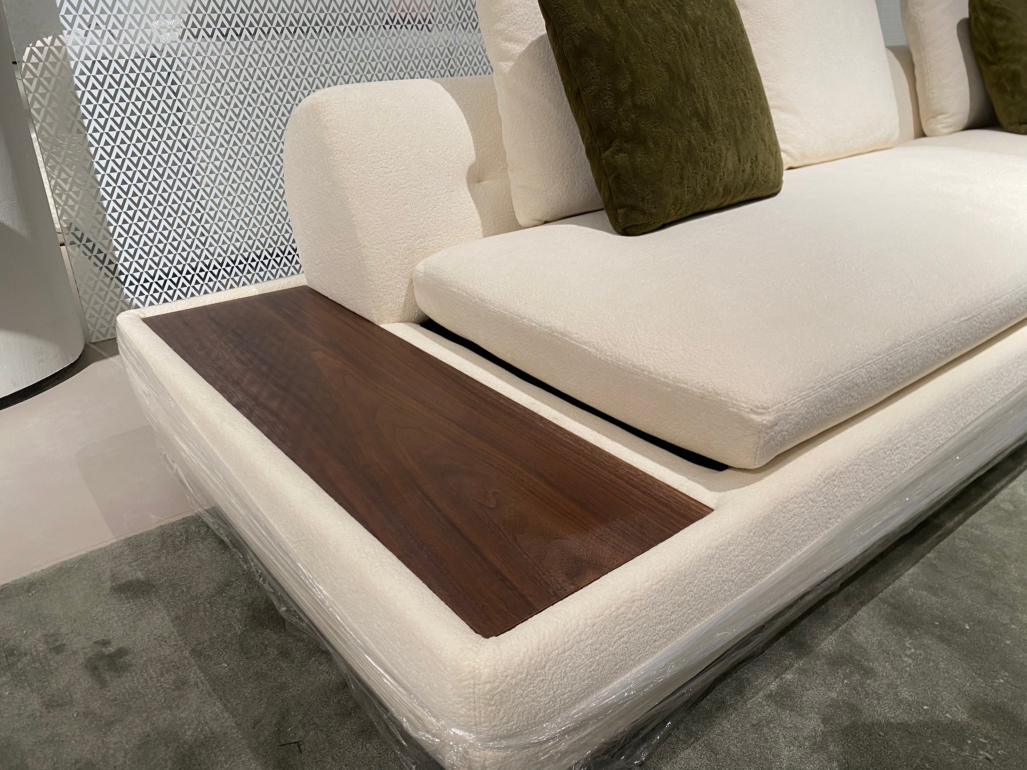 VJ2-2401  Combination Sofa  Comfortable and soft to sit on - Chiuchiufurniture