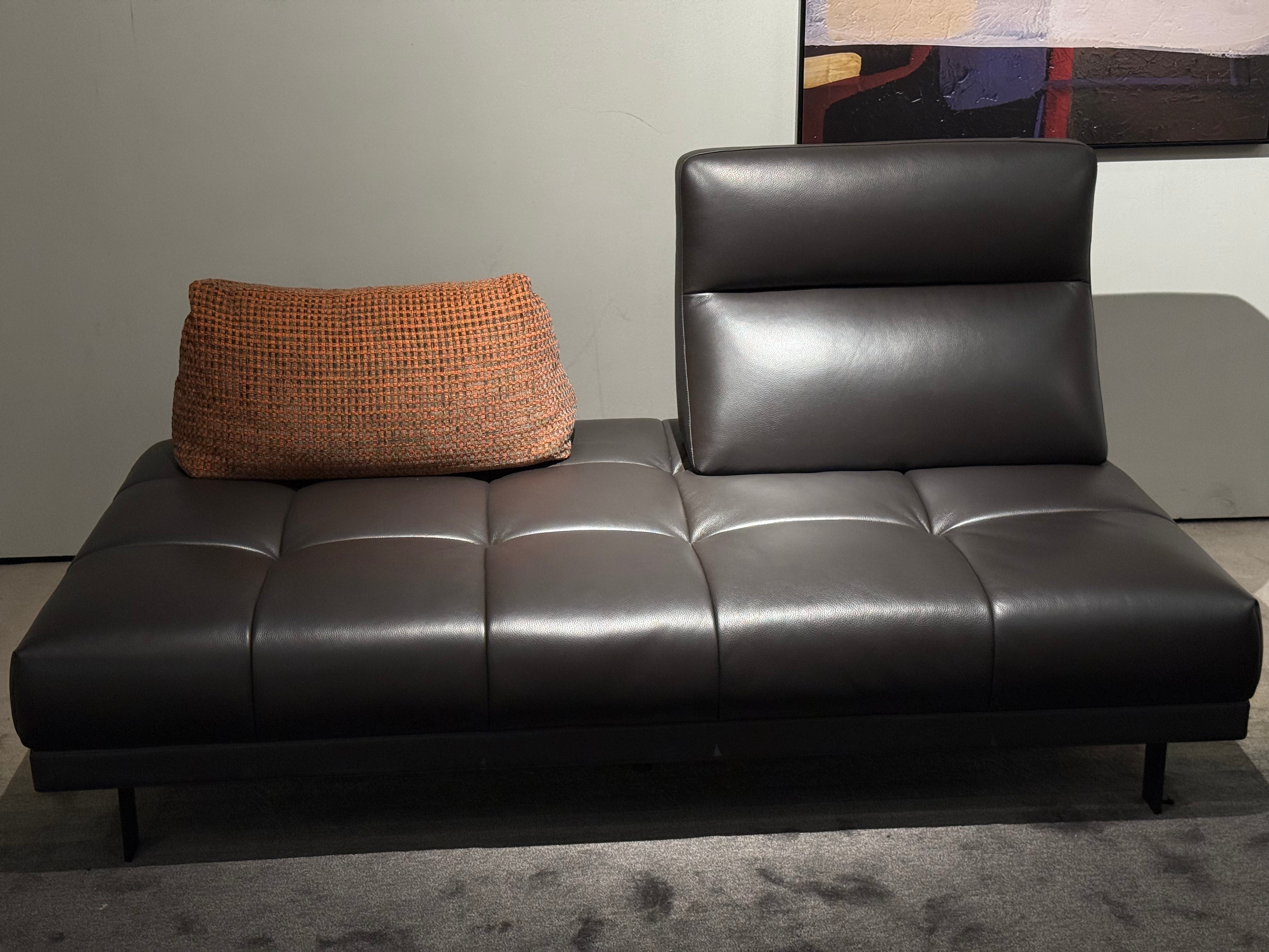 VJ2-2413  Combination Sofa  Comfortable and soft to sit on - Chiuchiufurniture