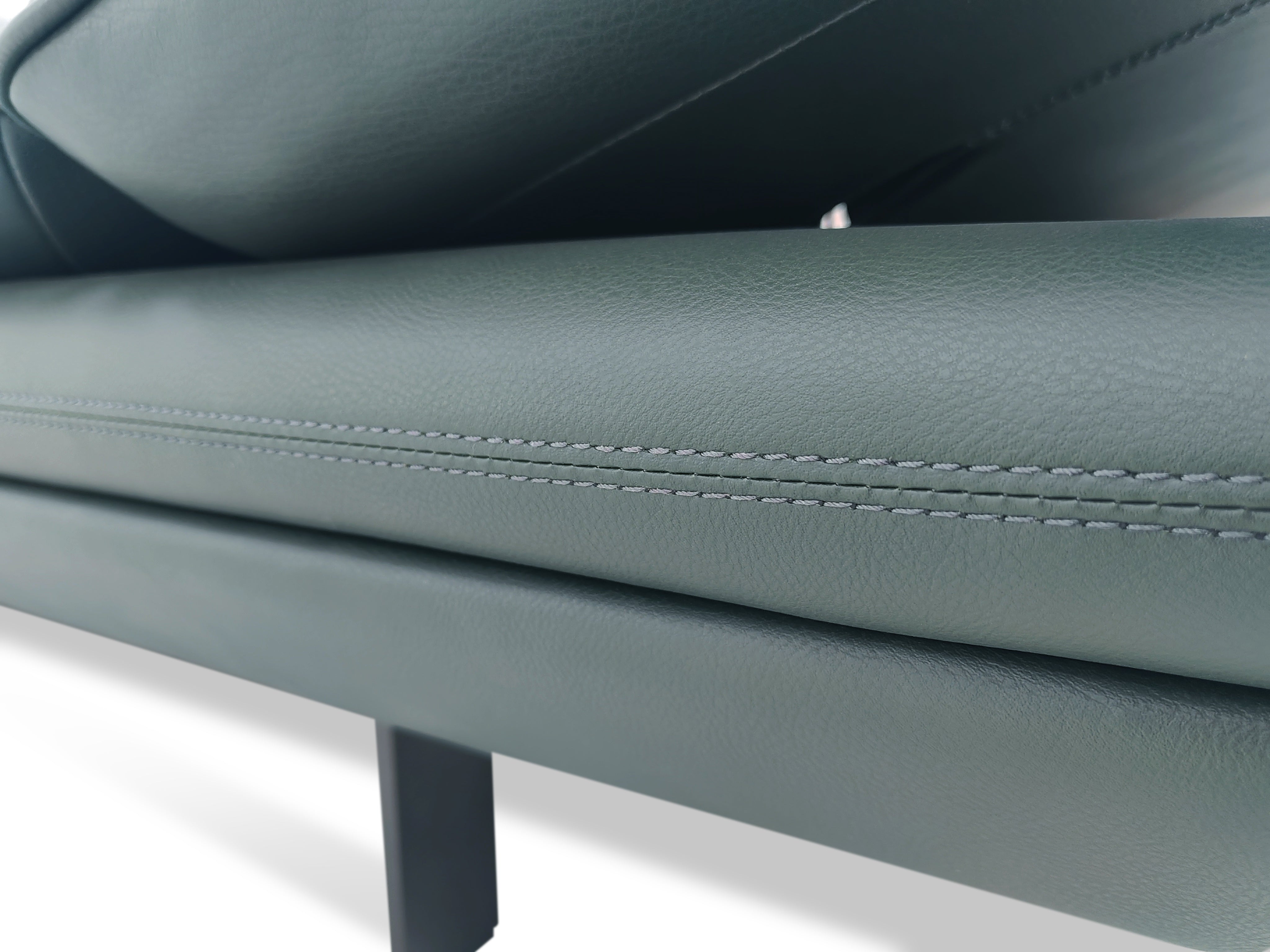 VJ6-2418  Double-arm four-seater sofa  Comfortable and soft to sit on - Chiuchiufurniture