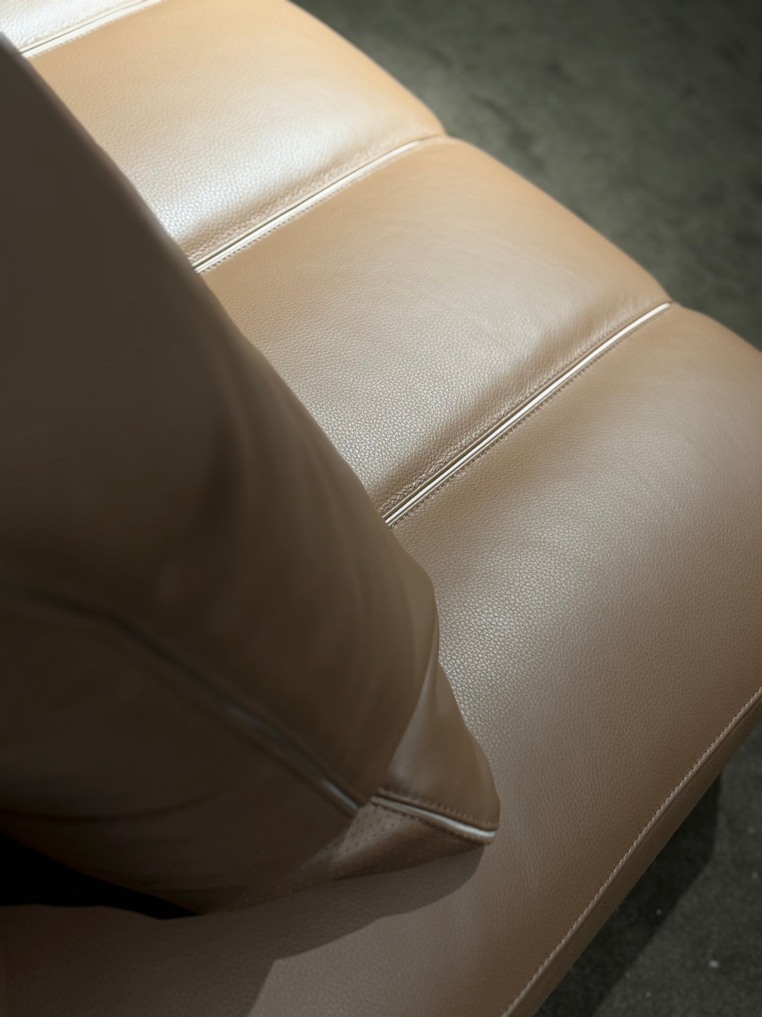 VJ6-2420  Combination Sofa  Comfortable and soft to sit on - Chiuchiufurniture