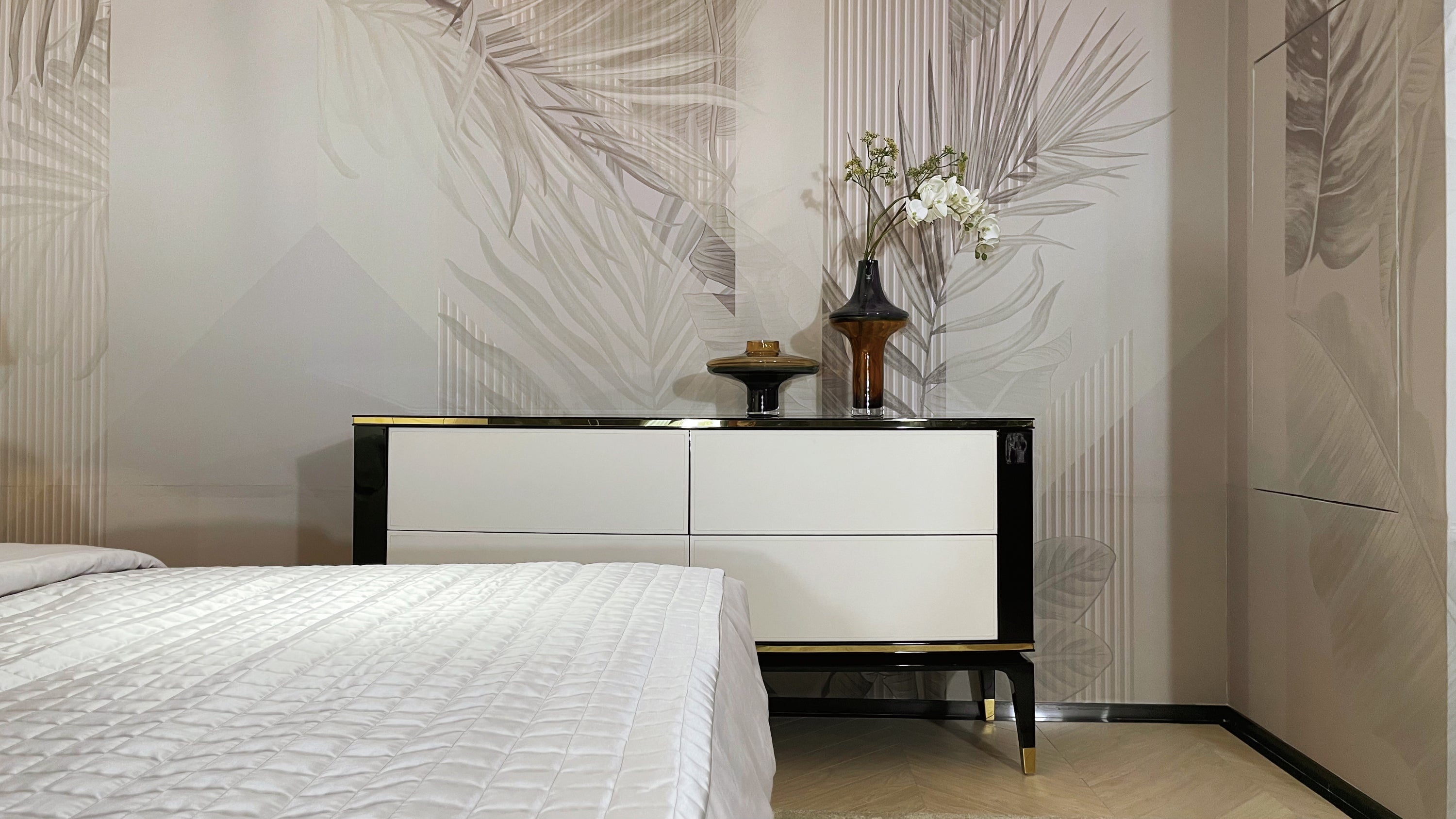 WH313B12 chest of drawers