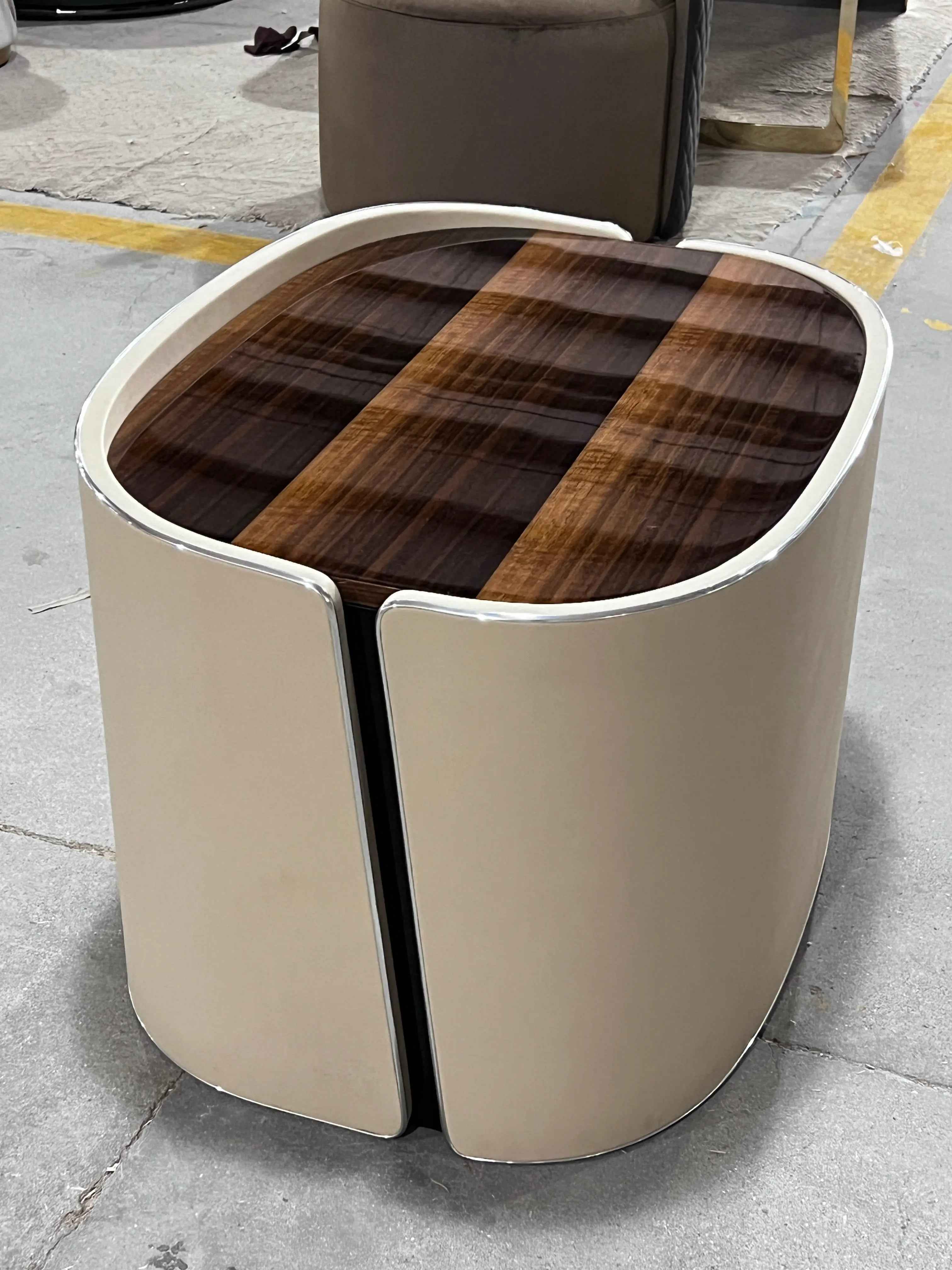 Wood Veneer Corner Table - Stylish and Functional Home Accent, W010H6C Bentley style Matlock Coffee And Side Table,Corner a few