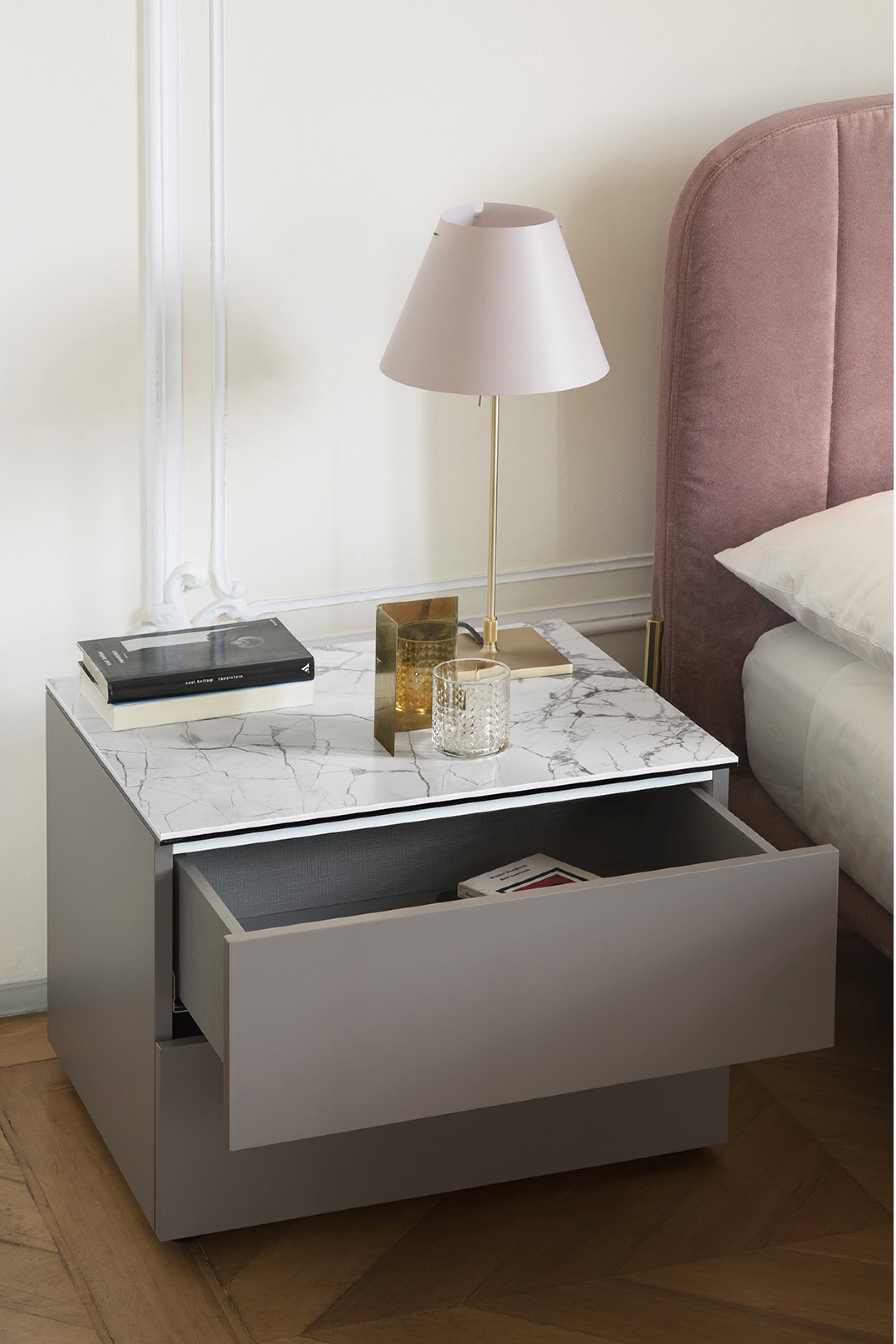 YM-2030 Minimalism Bedside table