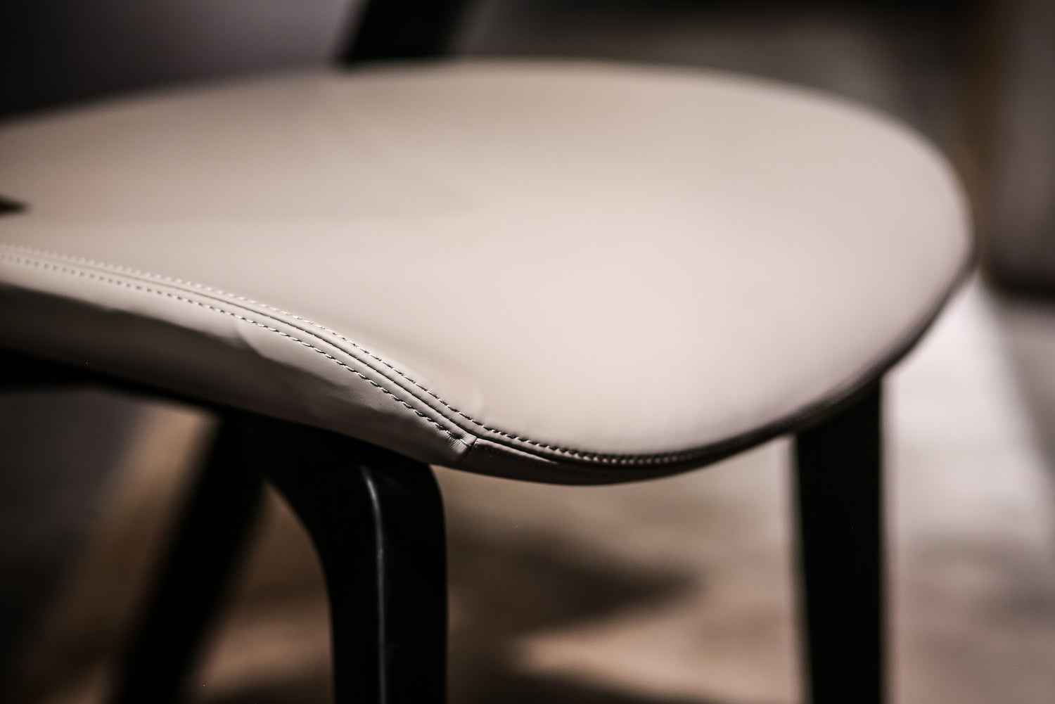 Minimalist Italian leather dining chair HB3-1908 dining chair