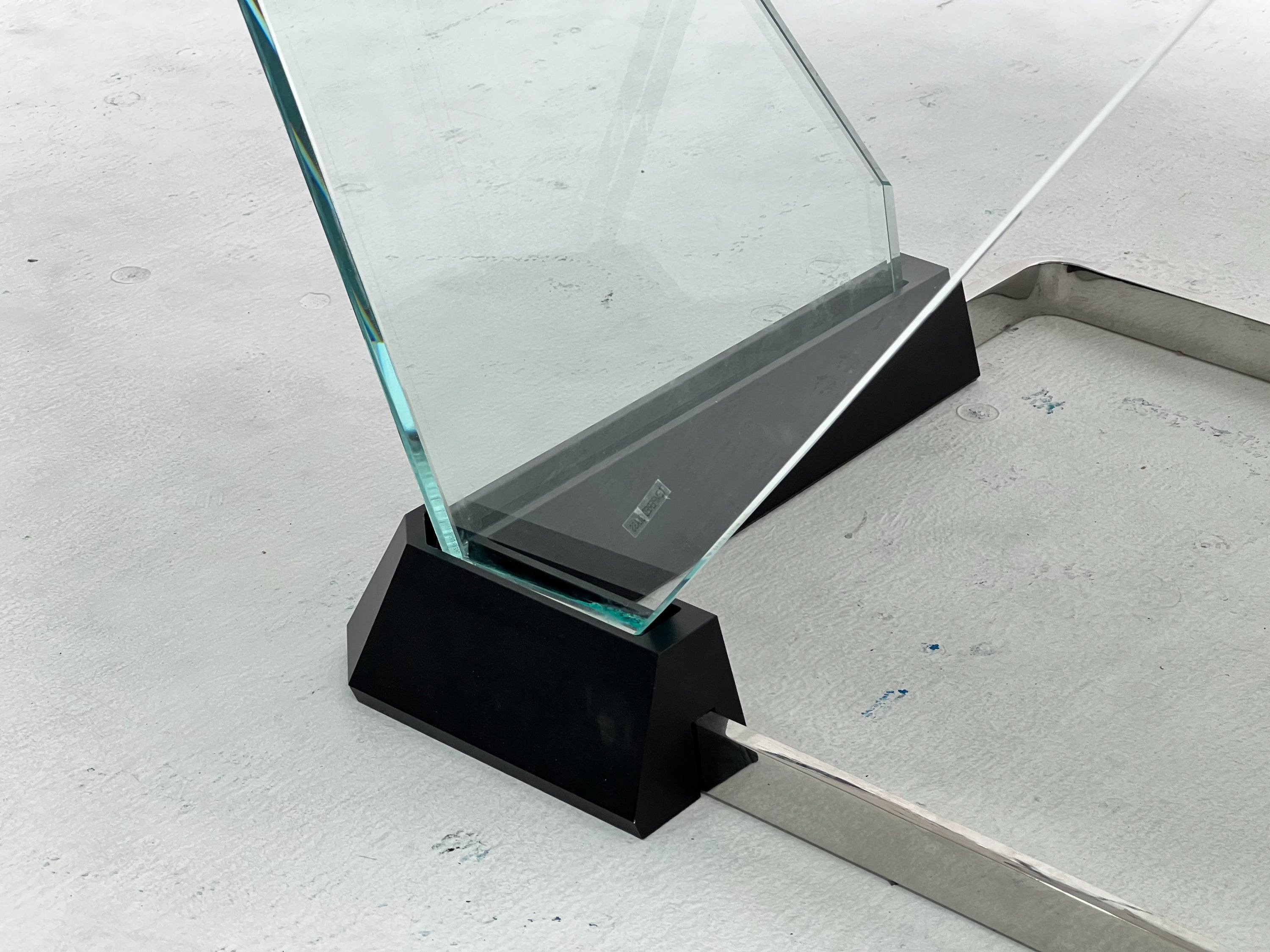 CRYSTAL GLASS AUTOMATIC MAHJONG TABLE