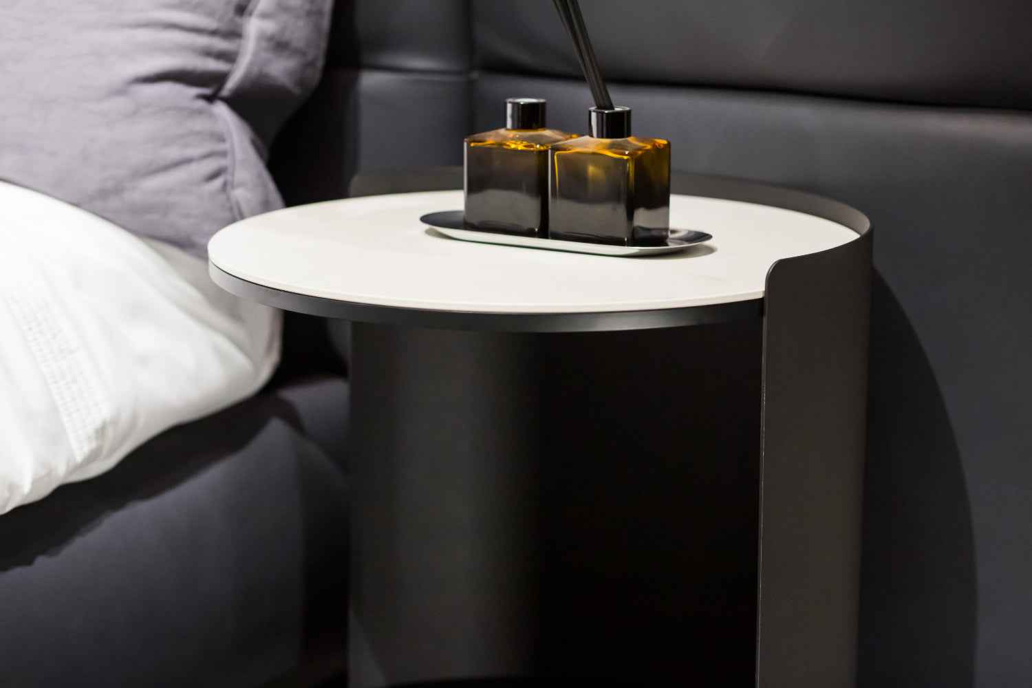 HX-1825-2 bedside table