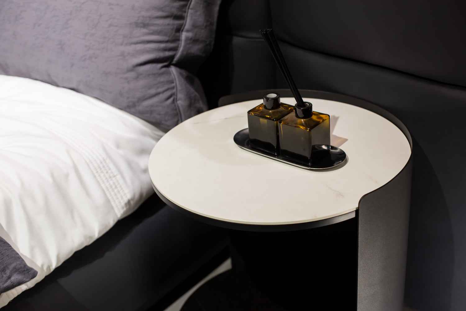 HX-1825-2 bedside table