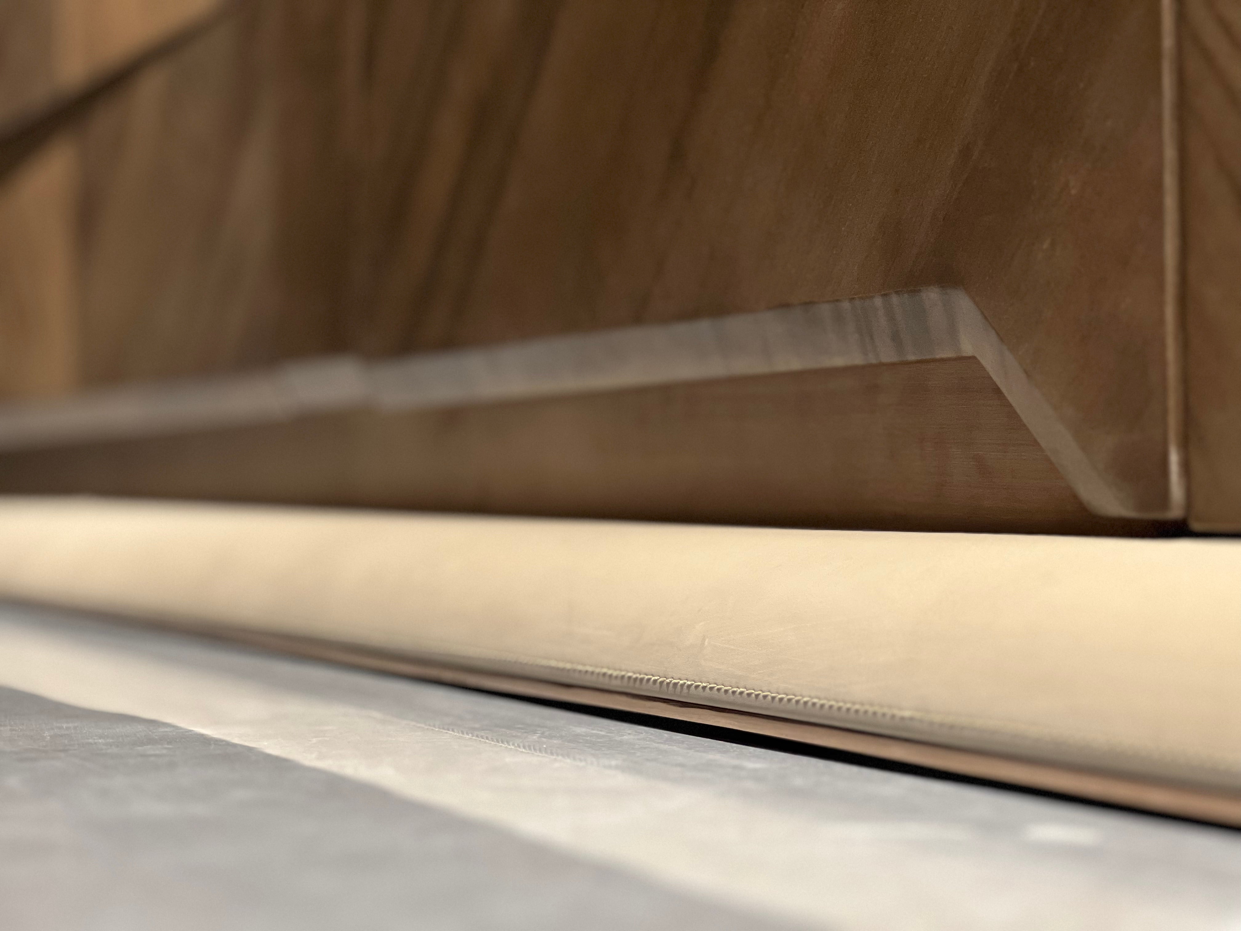 CM-001 President desk