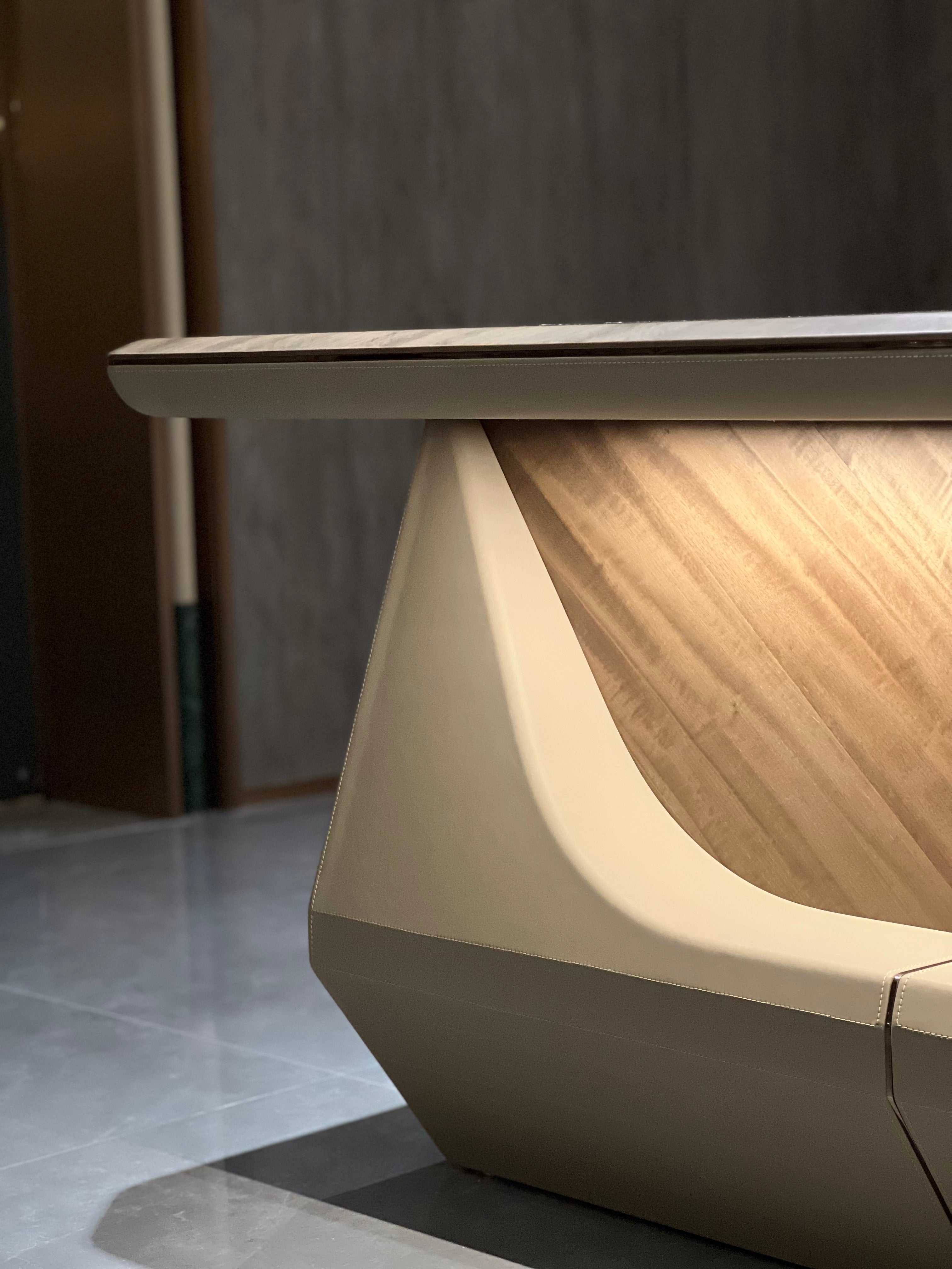 CM-001 President desk