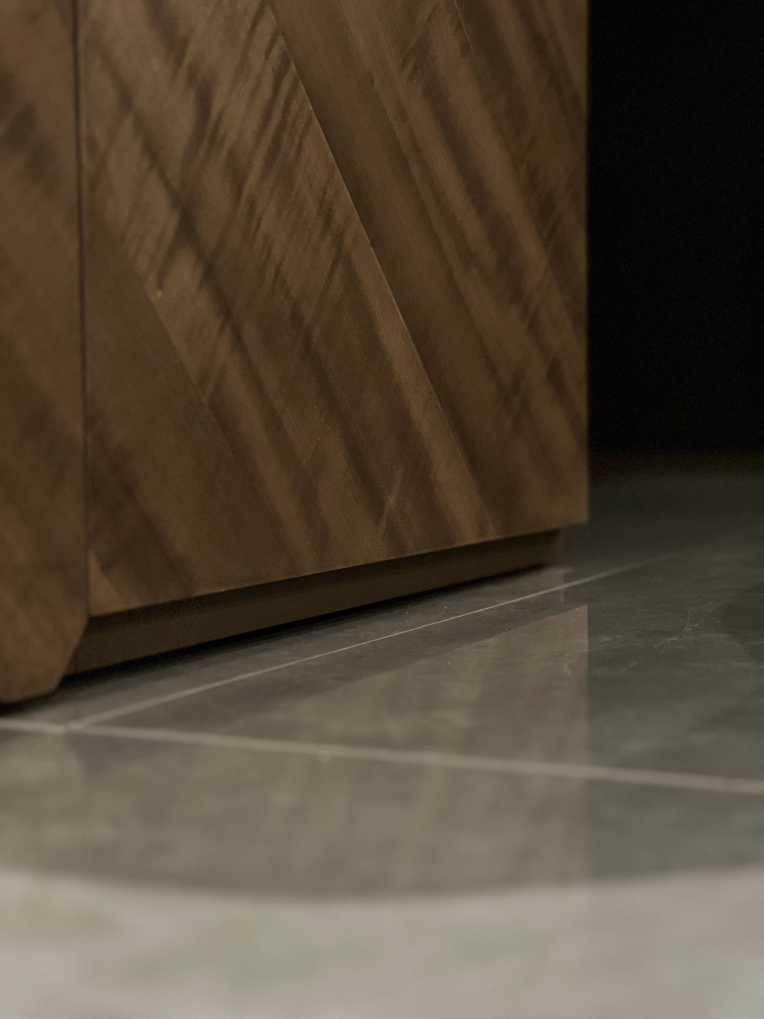 CM-001 President desk