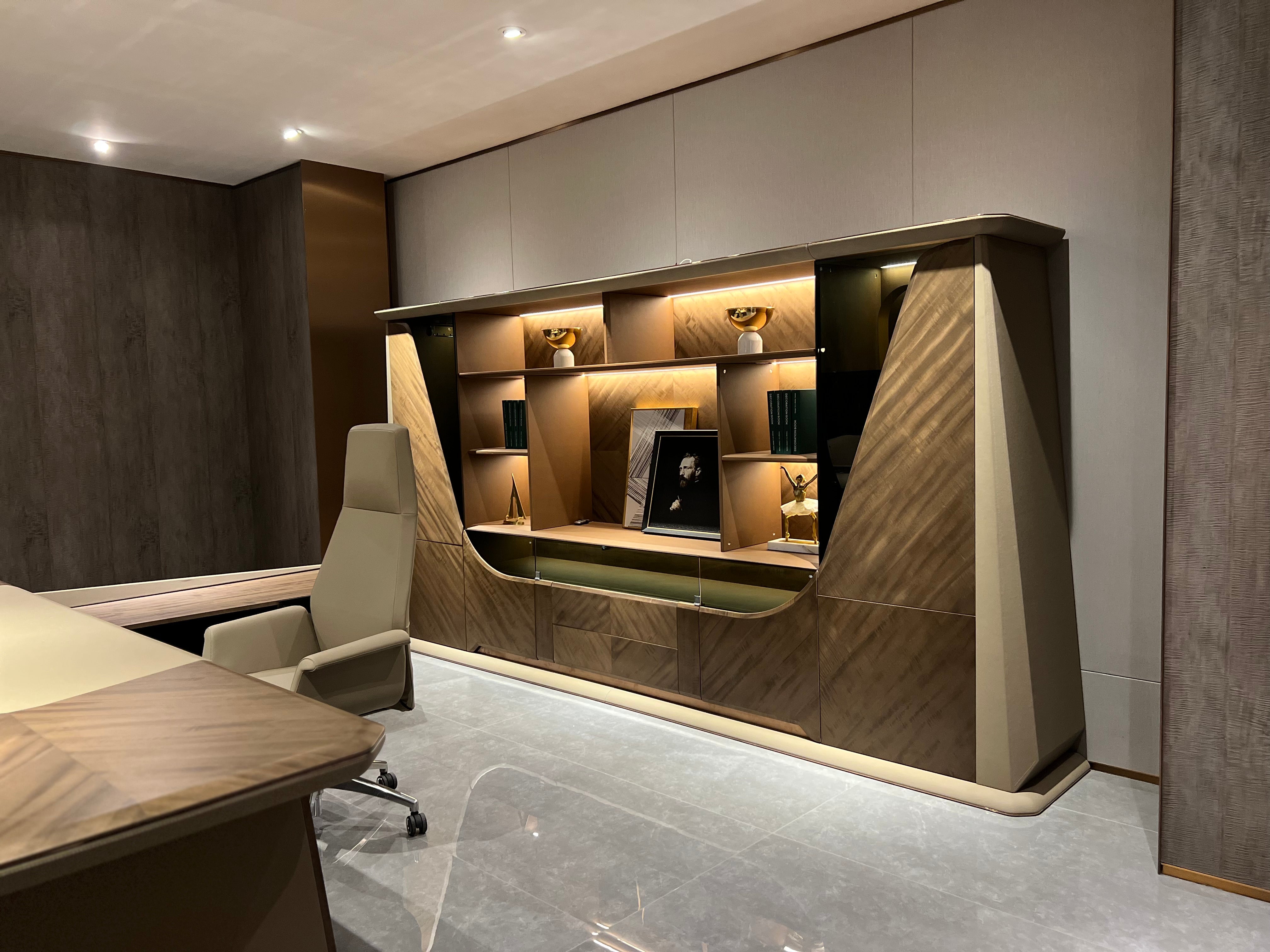 CM-001 President desk