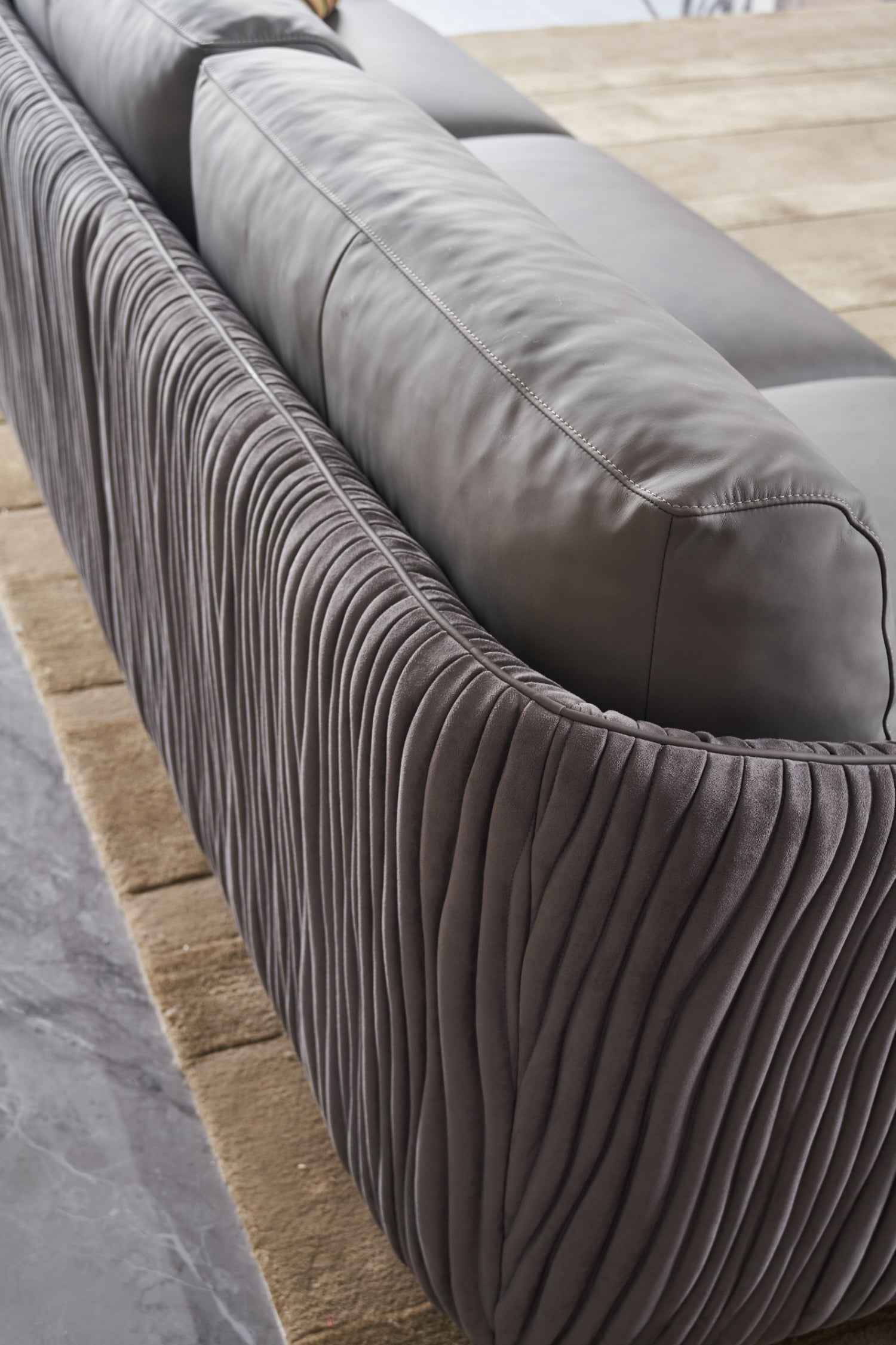 Modern minimalist crease Craft Wild sofa with suede soft wrap tigercloth pillow DJ5-058 Sofa