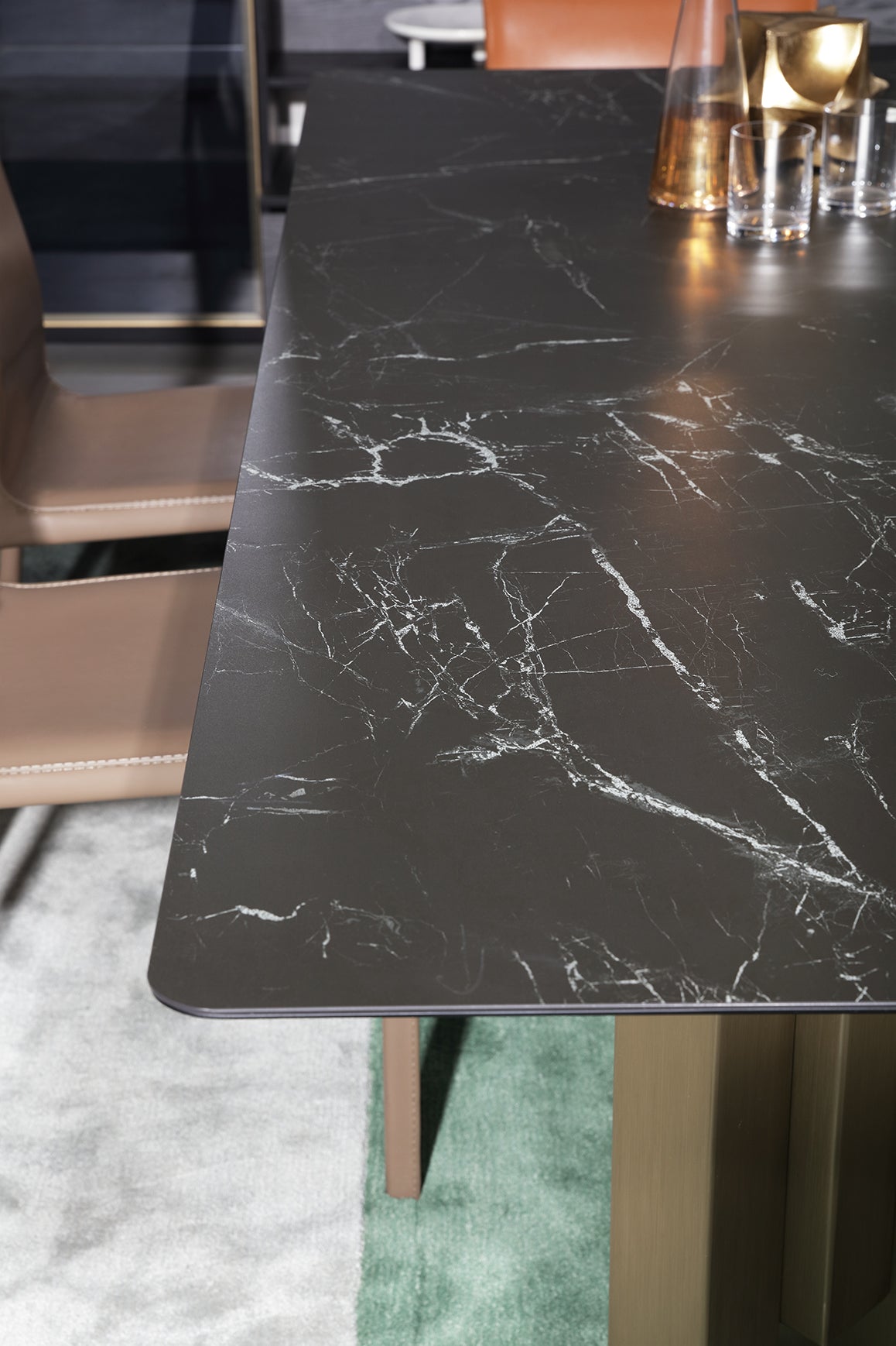 Italian minimalist style modern technology and classic design aesthetics can heat up the dining table HA-1911-2 Dining Table