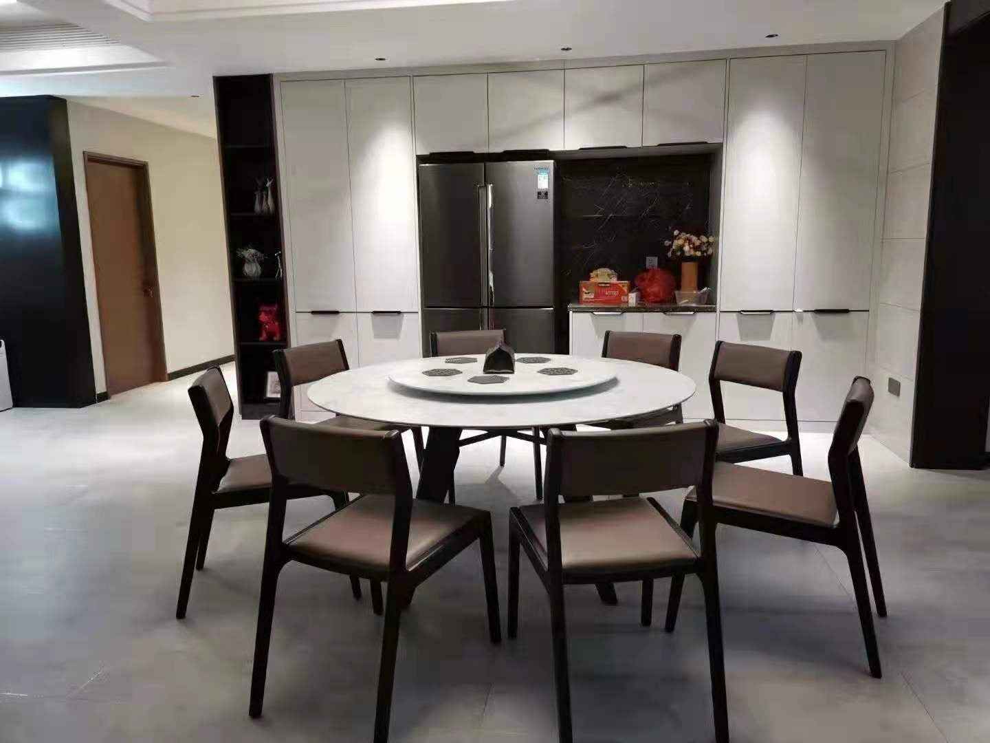 HA5-1676-7 Round dining table (four legs)