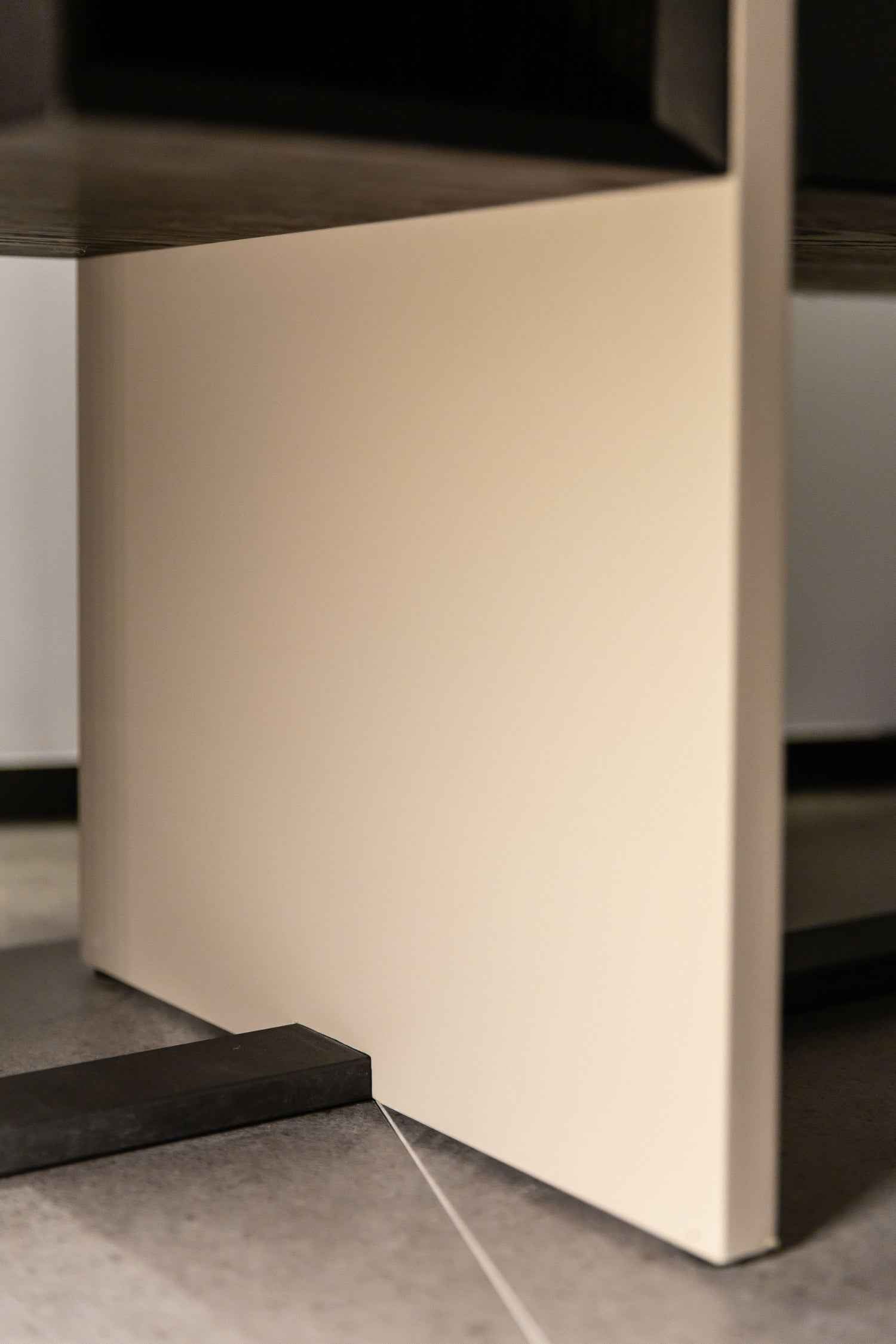 Sleek Black HX-1862-2 Bedside Cabinet