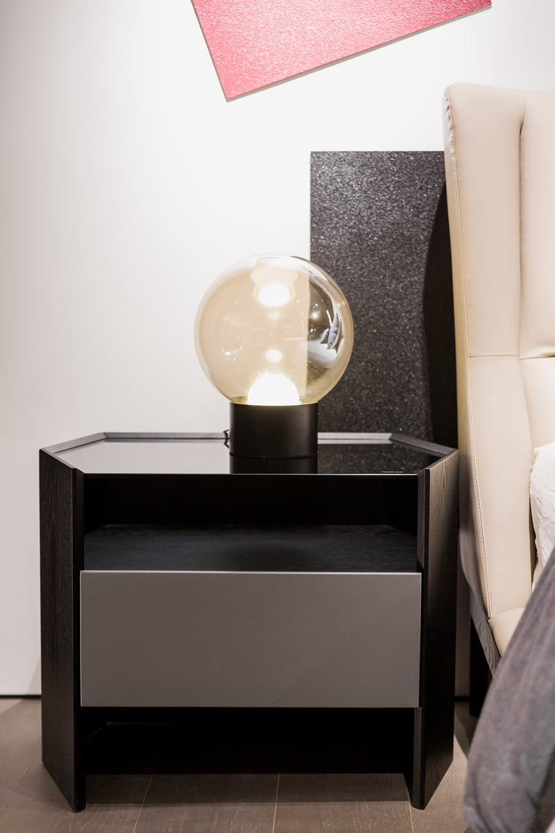 Contemporary Black HX5-1695-2 Bedside Table