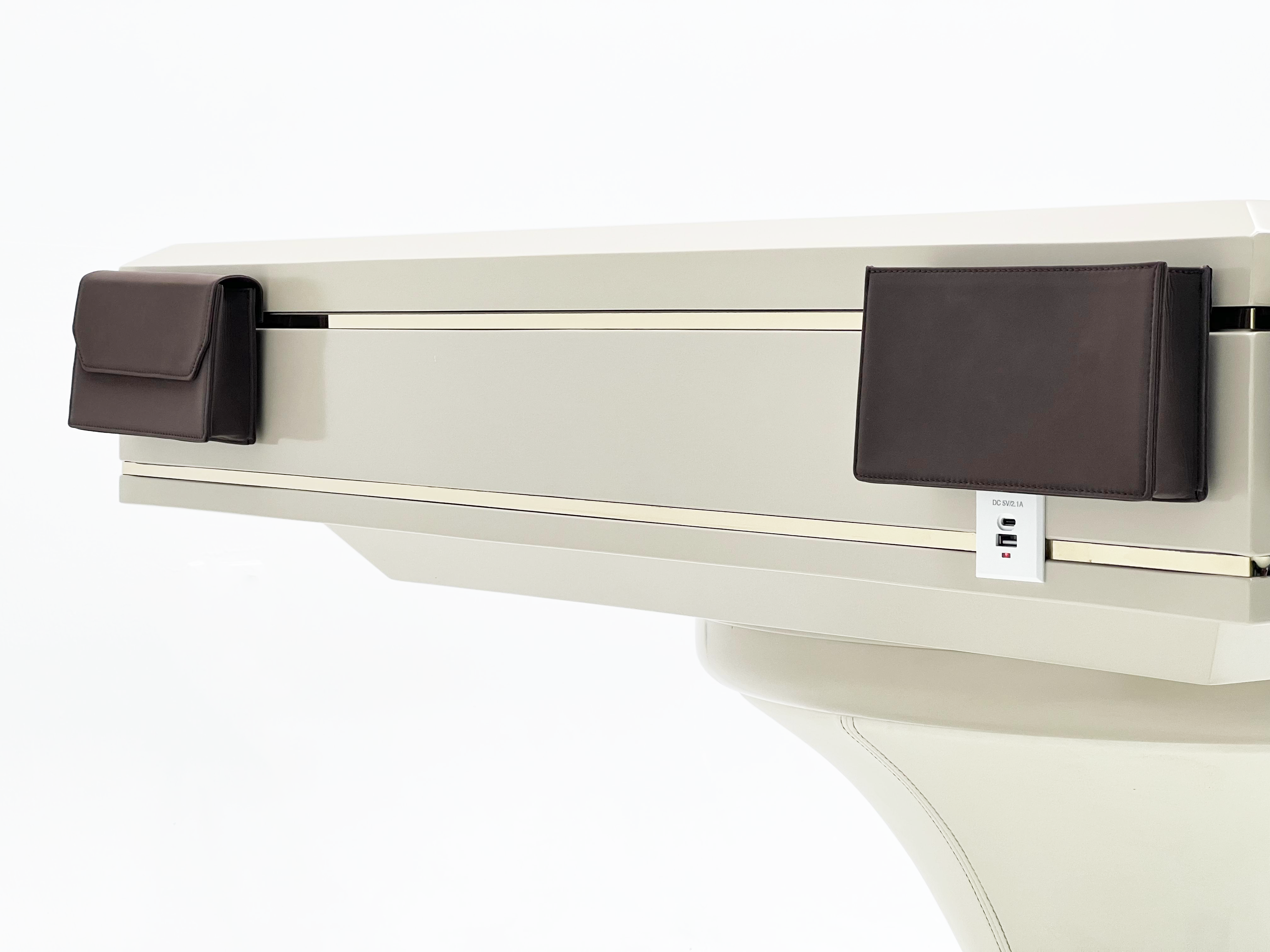 Mahjong table Supporting back chair