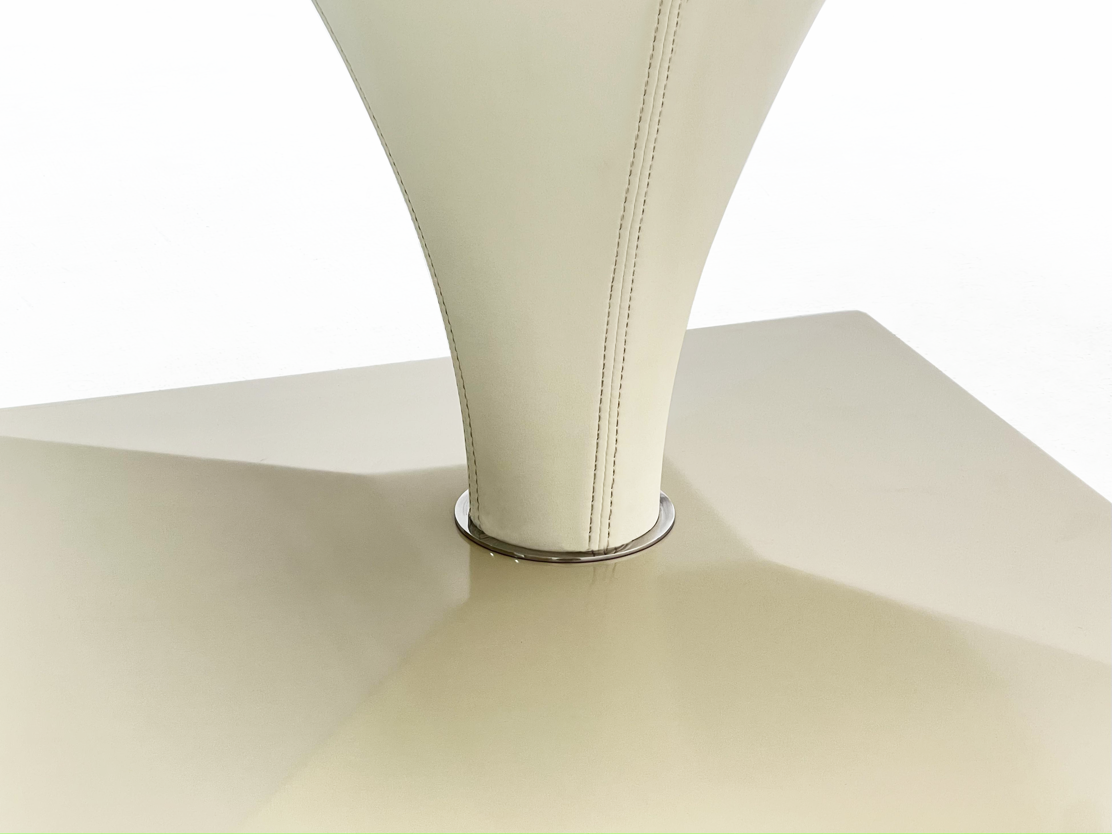 Mahjong table Supporting back chair