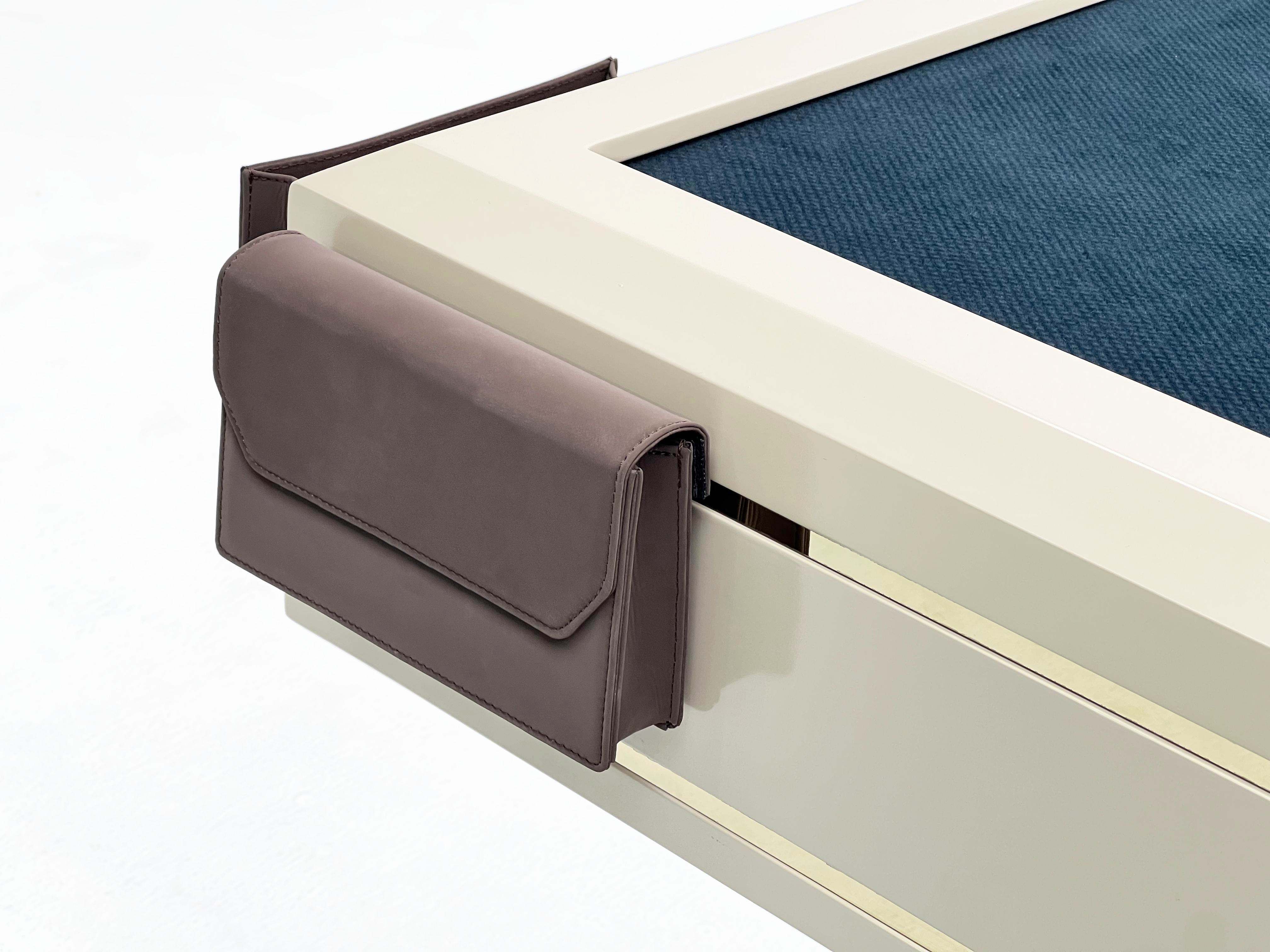 Mahjong table Supporting back chair